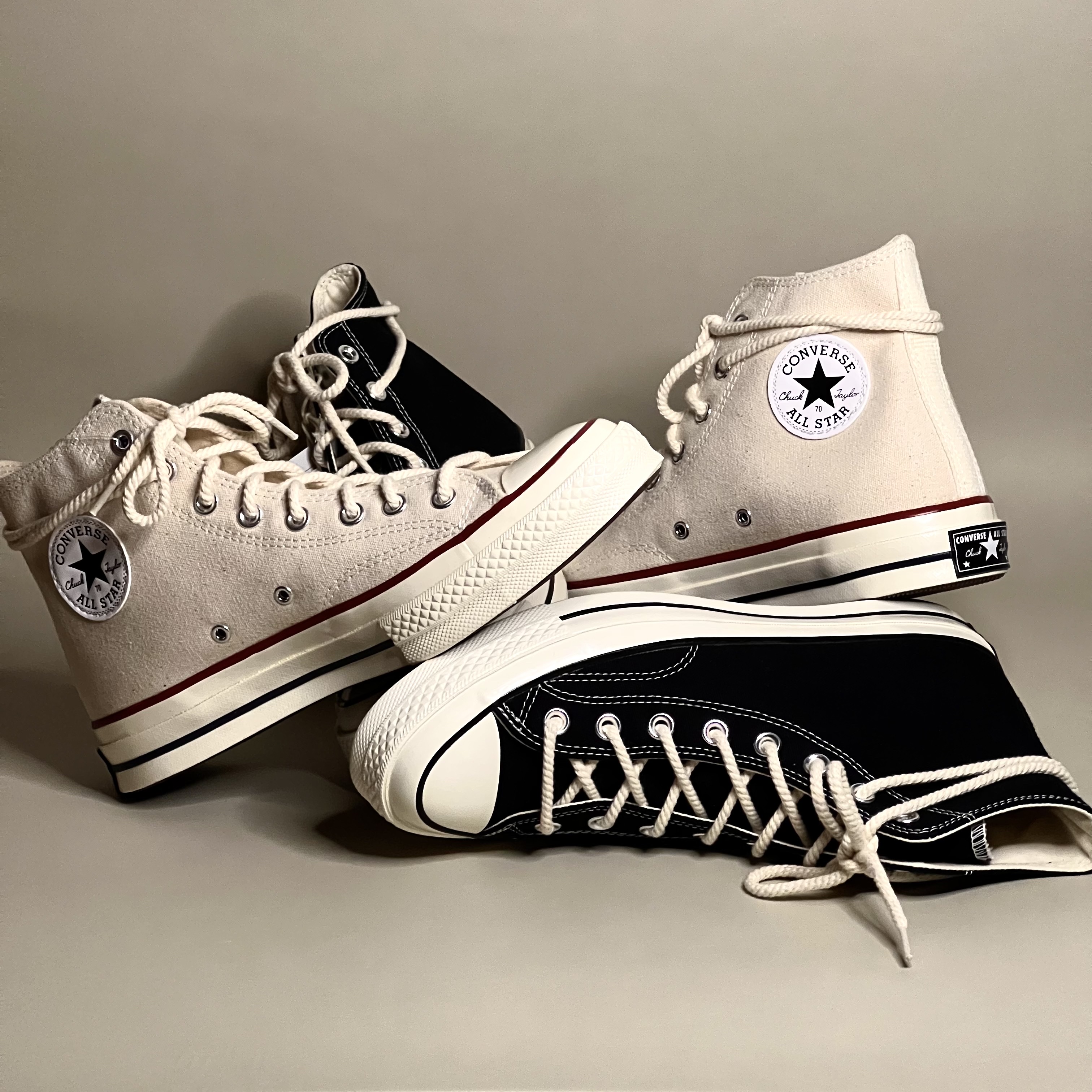 Converse Chuck 70 Hi Black, Converse Chuck 70 High Parchment 착용 스타일 - 1