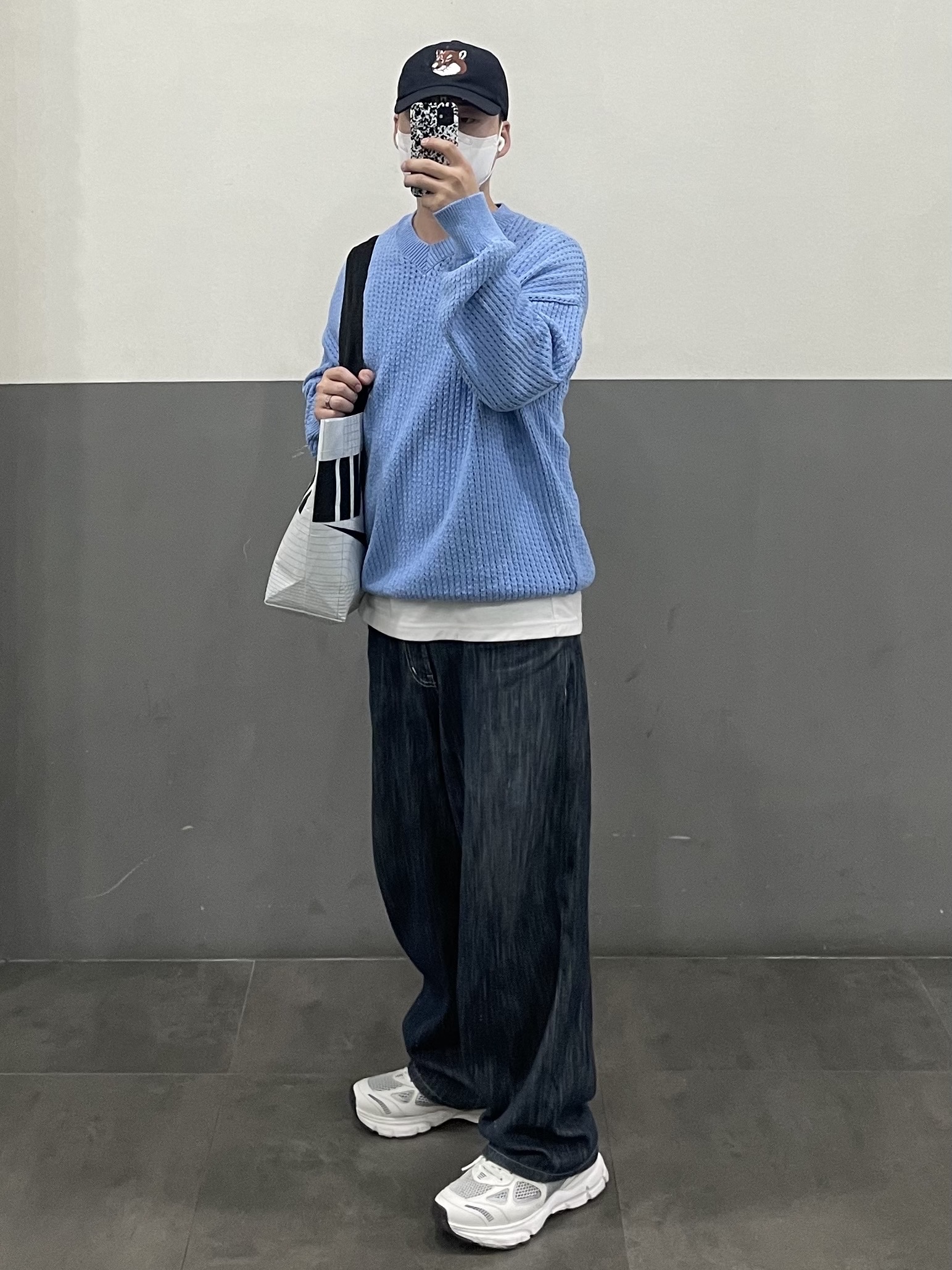 Maison Kitsune Large Fox Head Embroidered 6P Cap Navy - 21SS, Axel Arigato Marathon Runner White Silver 착용 스타일