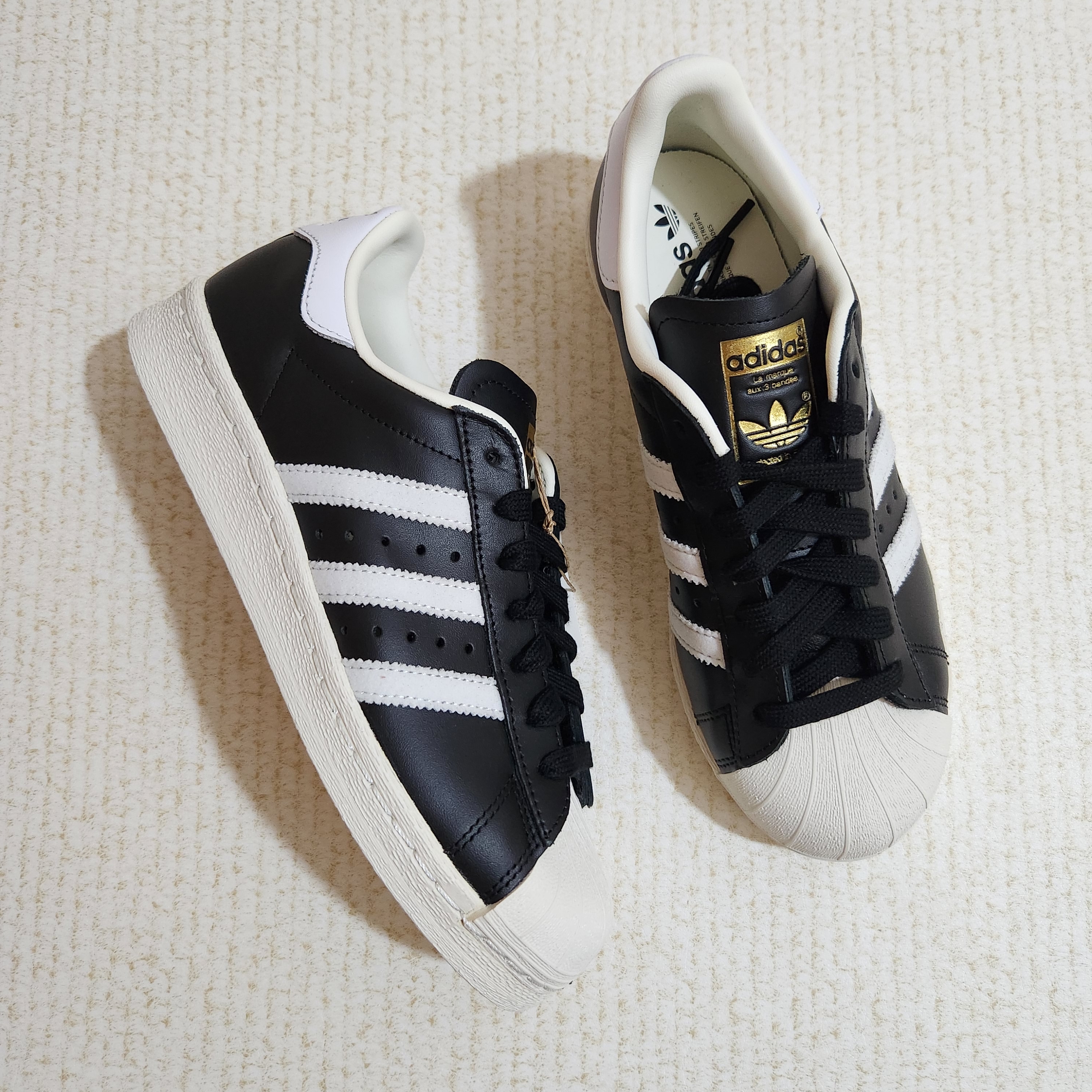 Adidas Superstar 82 FI Core Black 착용 스타일