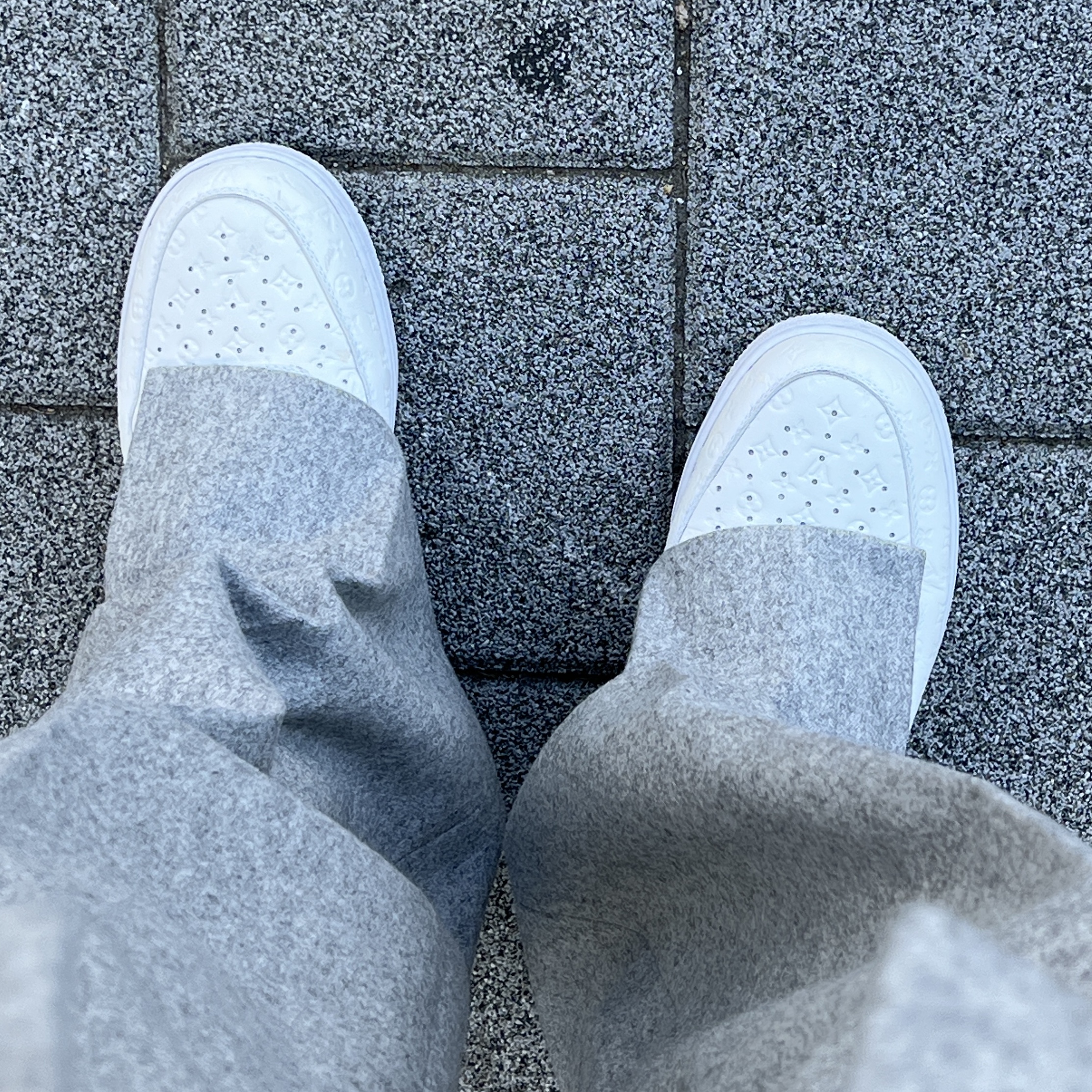 Louis Vuitton x Nike Air Force 1 Low by Virgil Abloh White 착용 스타일