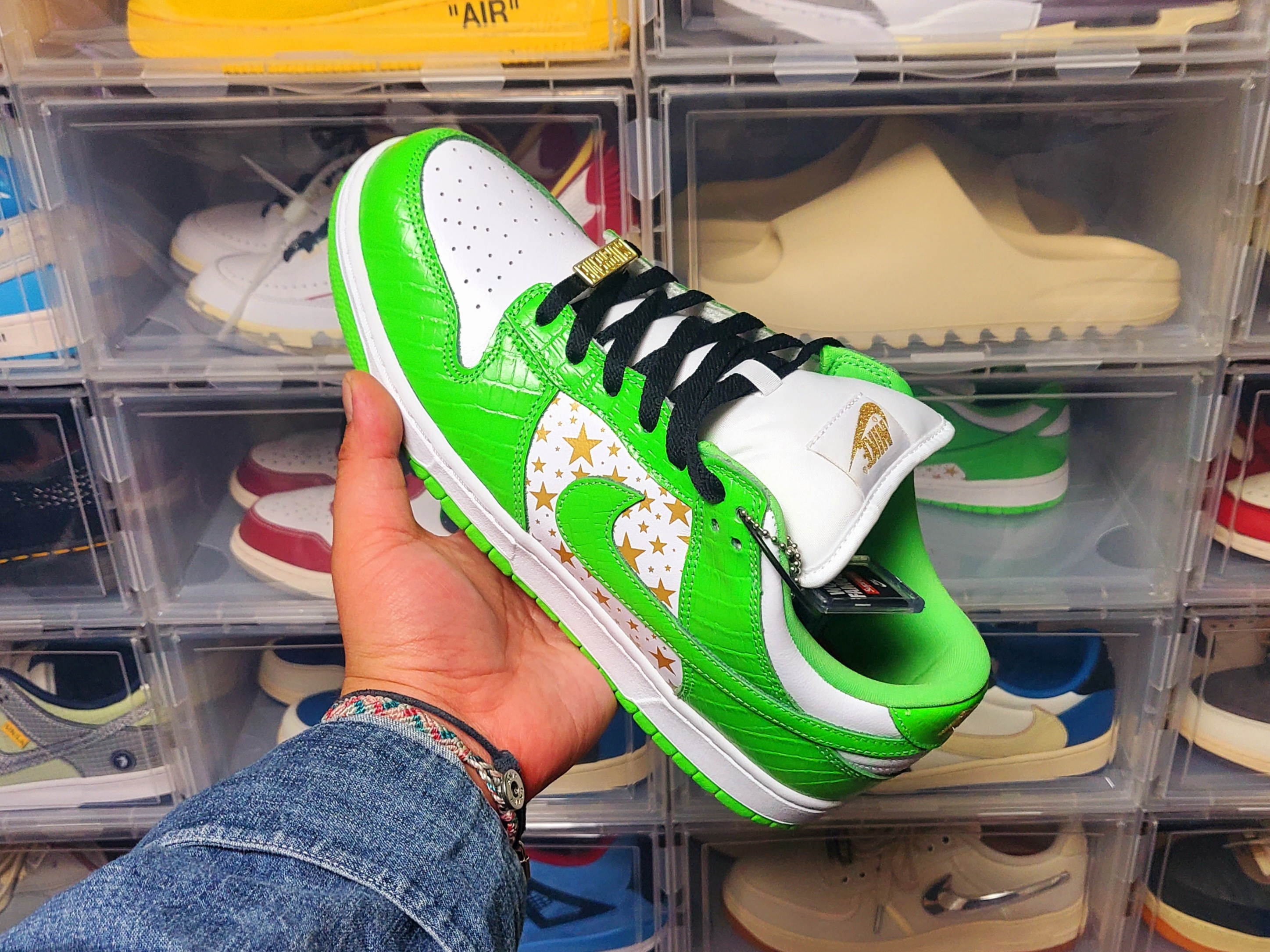Nike x Supreme SB Dunk Low Mean Green 착용 스타일 - 1