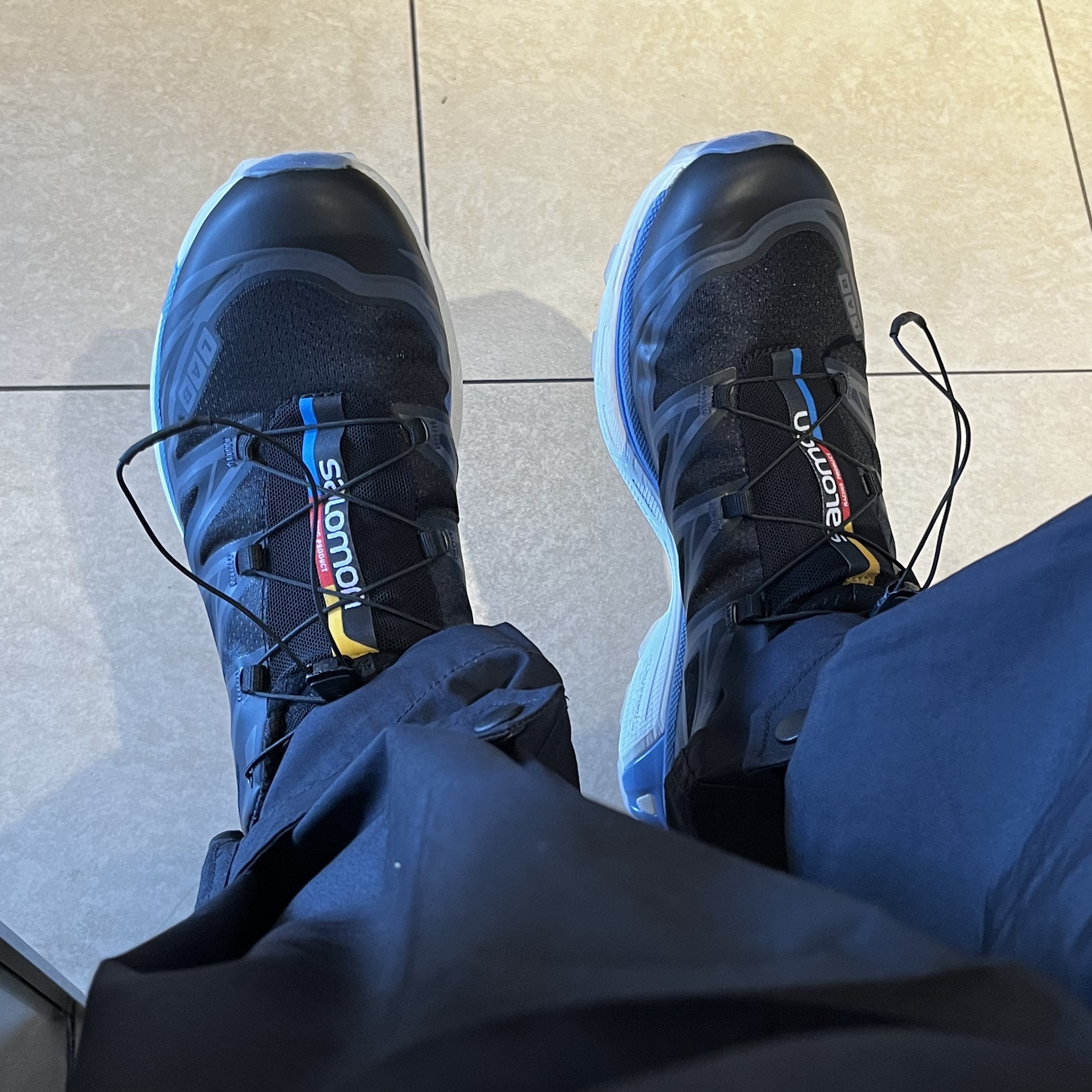 Salomon XT-6 Clear Black Riviera 착용 스타일