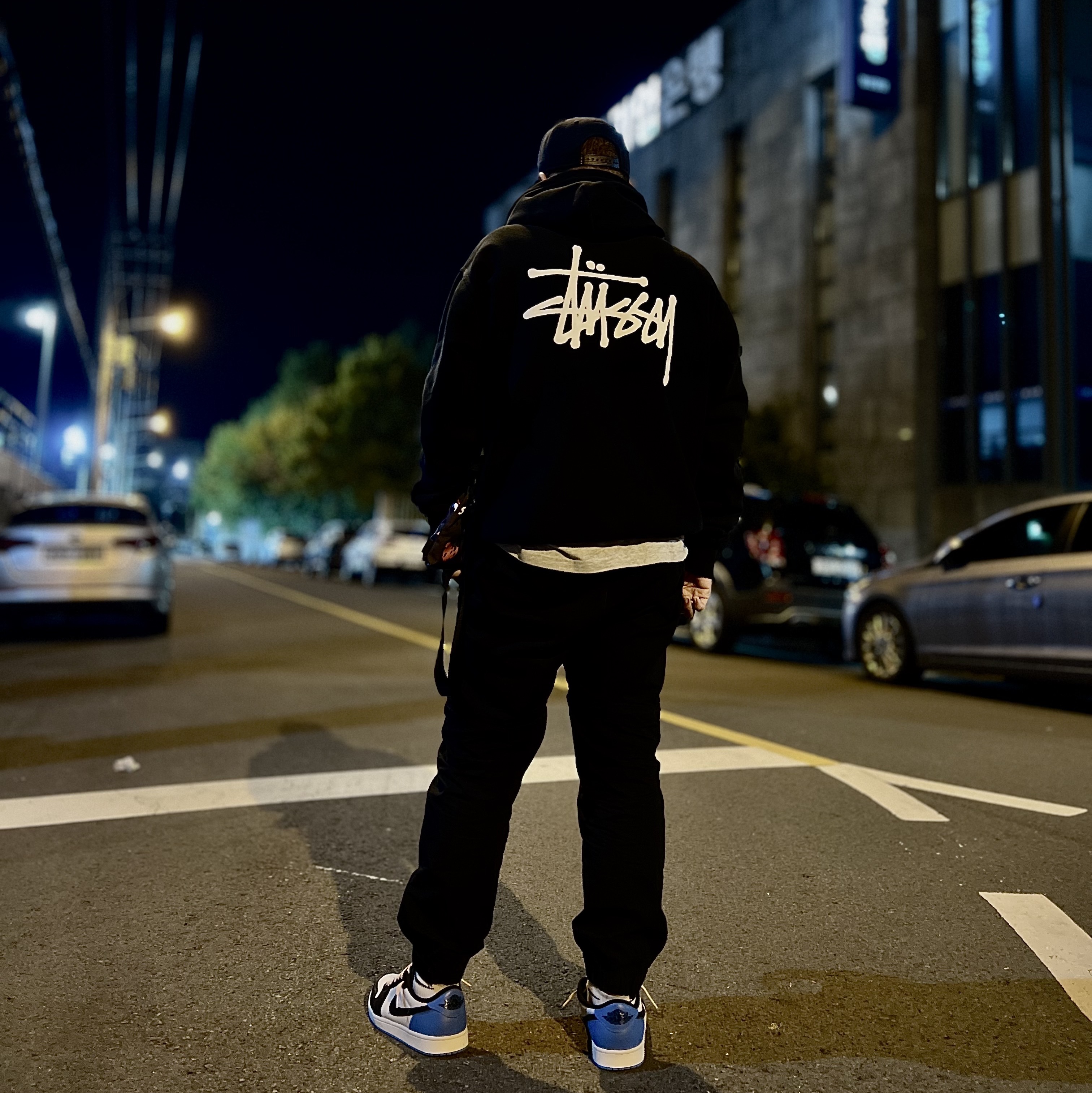 Stussy Basic Stussy Hoodie Black 2022, Jordan 1 Retro Low OG Black and Dark Powder Blue 착용 스타일