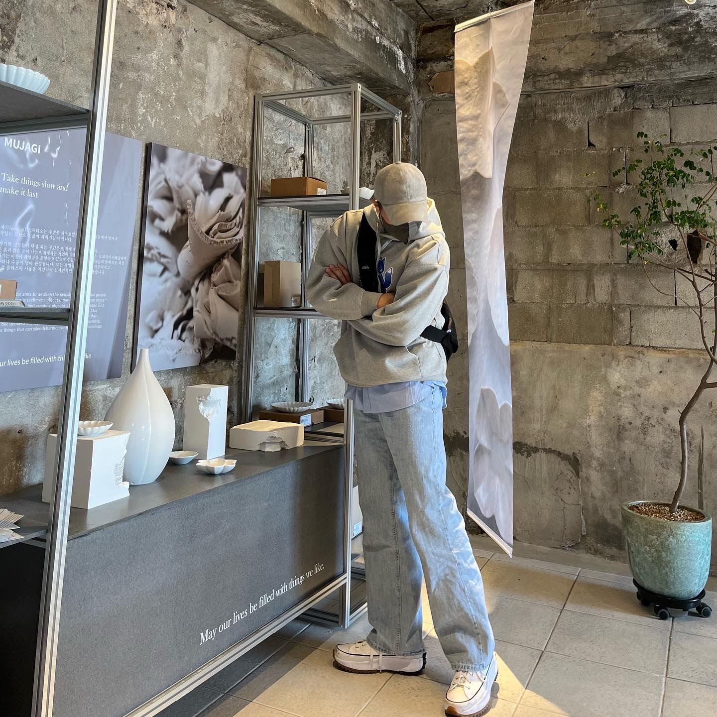 Maison Kitsune x Ader Error Meditation Fox Hoodie Grey, Converse Run Star Hike Hi White Black Gum 착용 스타일 - 1