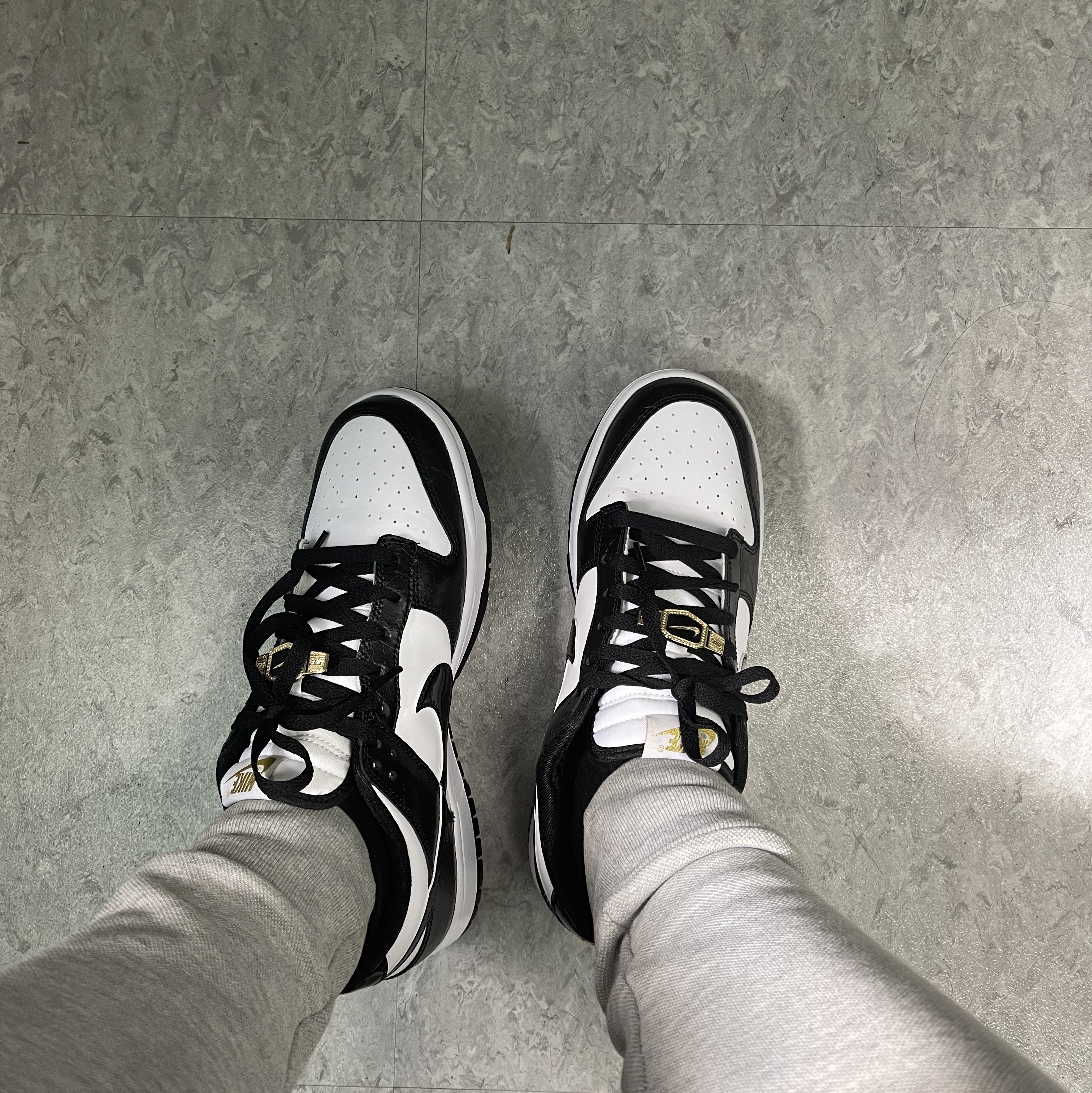 Nike Dunk Low Retro SE Black 착용 스타일 - 3