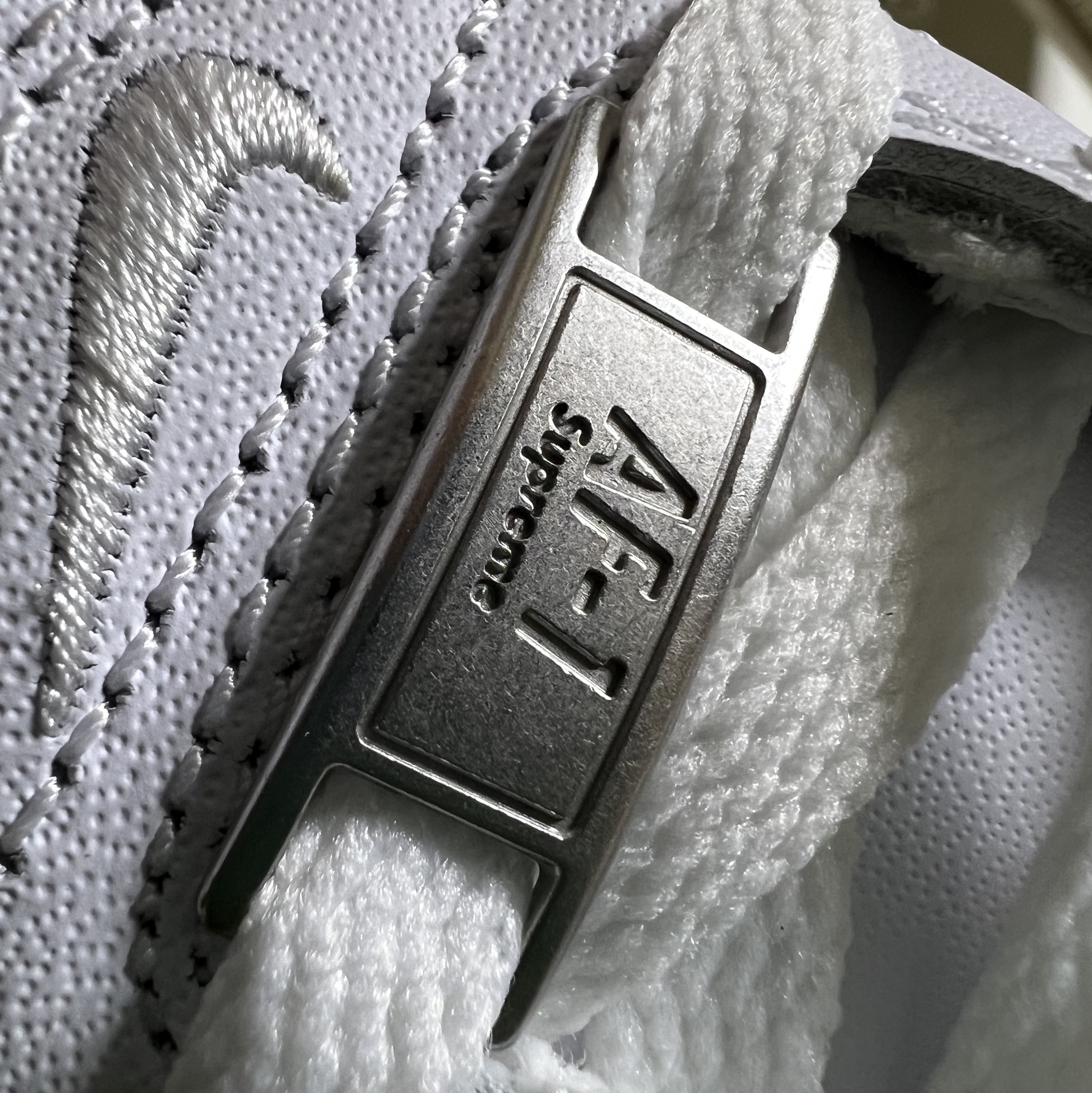 Nike x Supreme Air Force 1 Low White 착용 스타일 - 2