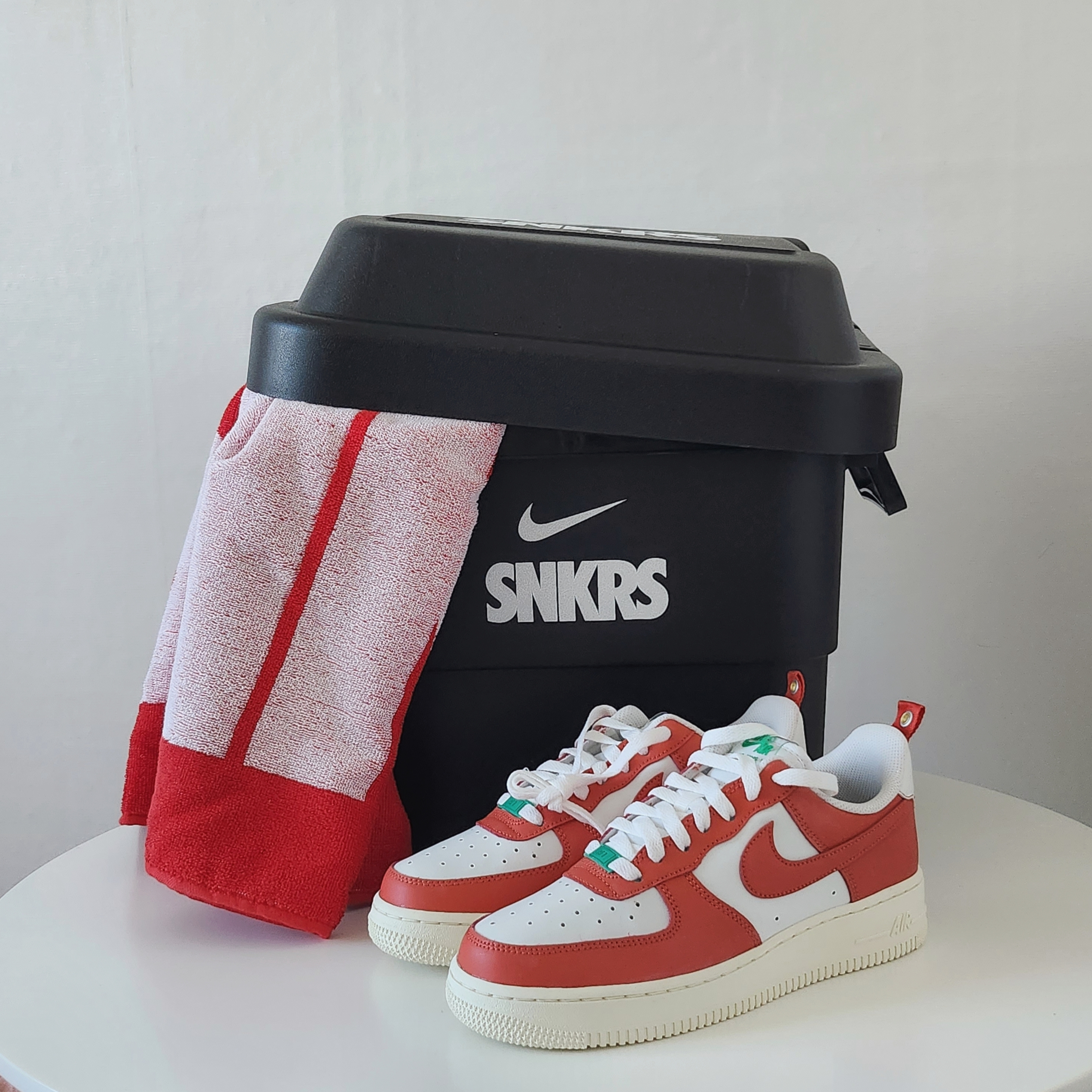 Nike Air Force 1 '07 LV8 Pojangmacha 착용 스타일