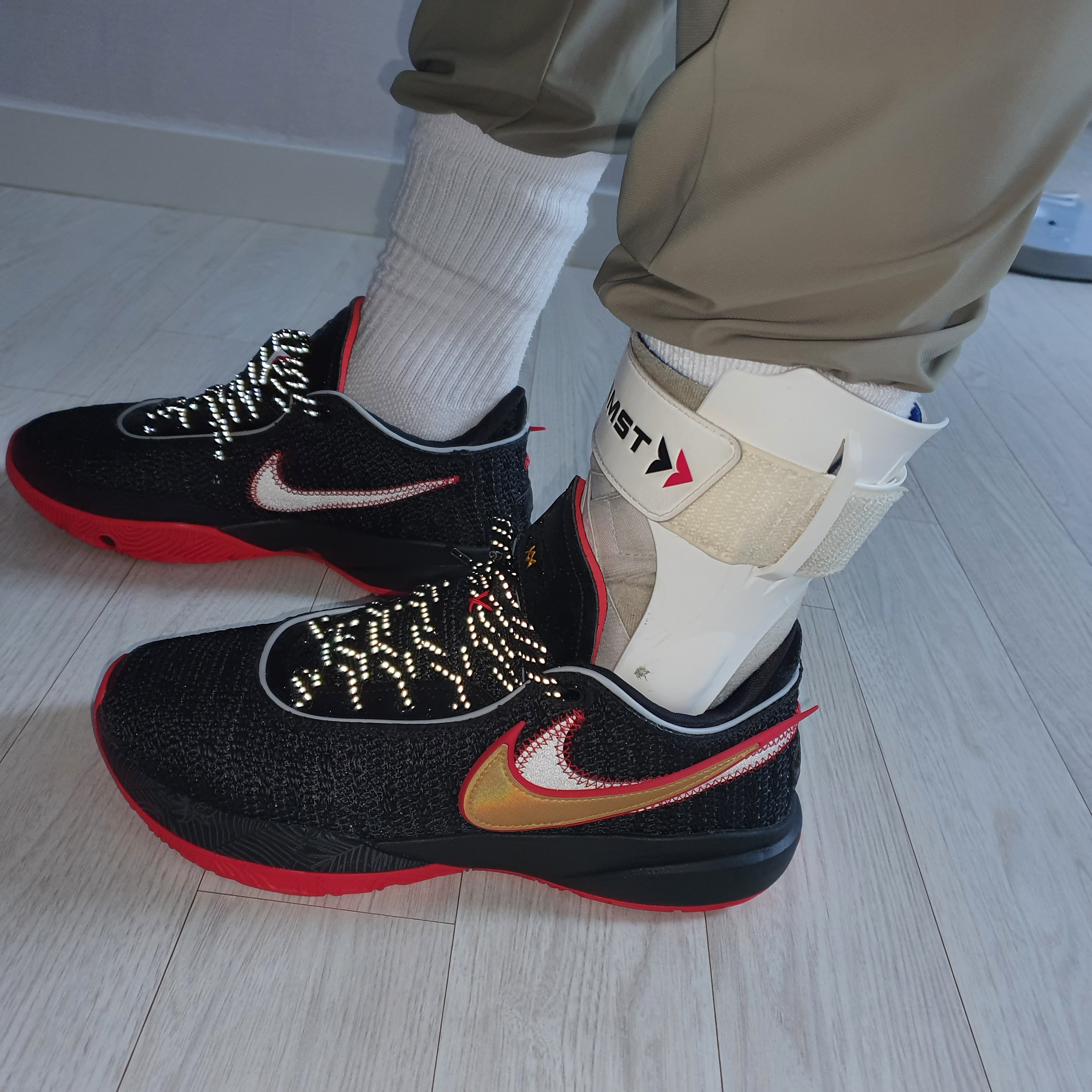 Nike LeBron XX EP Bred 착용 스타일