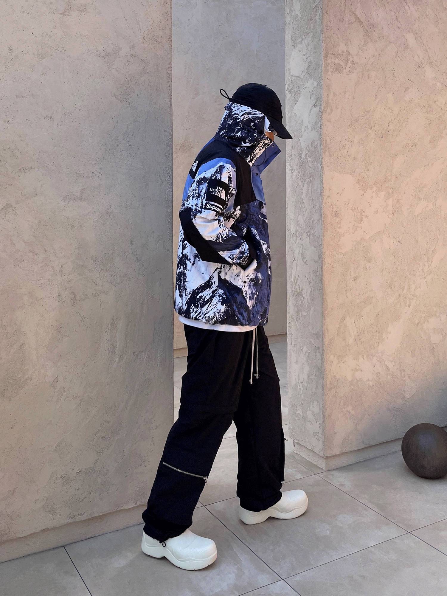 Bottega Veneta Puddle Ankle Boots Sea Salt, Nike x Stussy NRG FL Storm-Fit Pants Black (DO7170-010) 착용 스타일 - 2