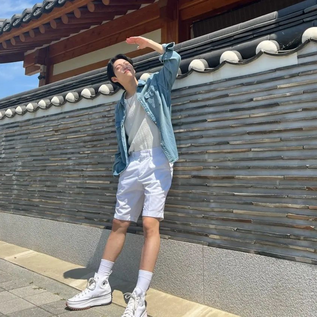 Converse Run Star Hike Hi White Black Gum 착용 스타일 - 3