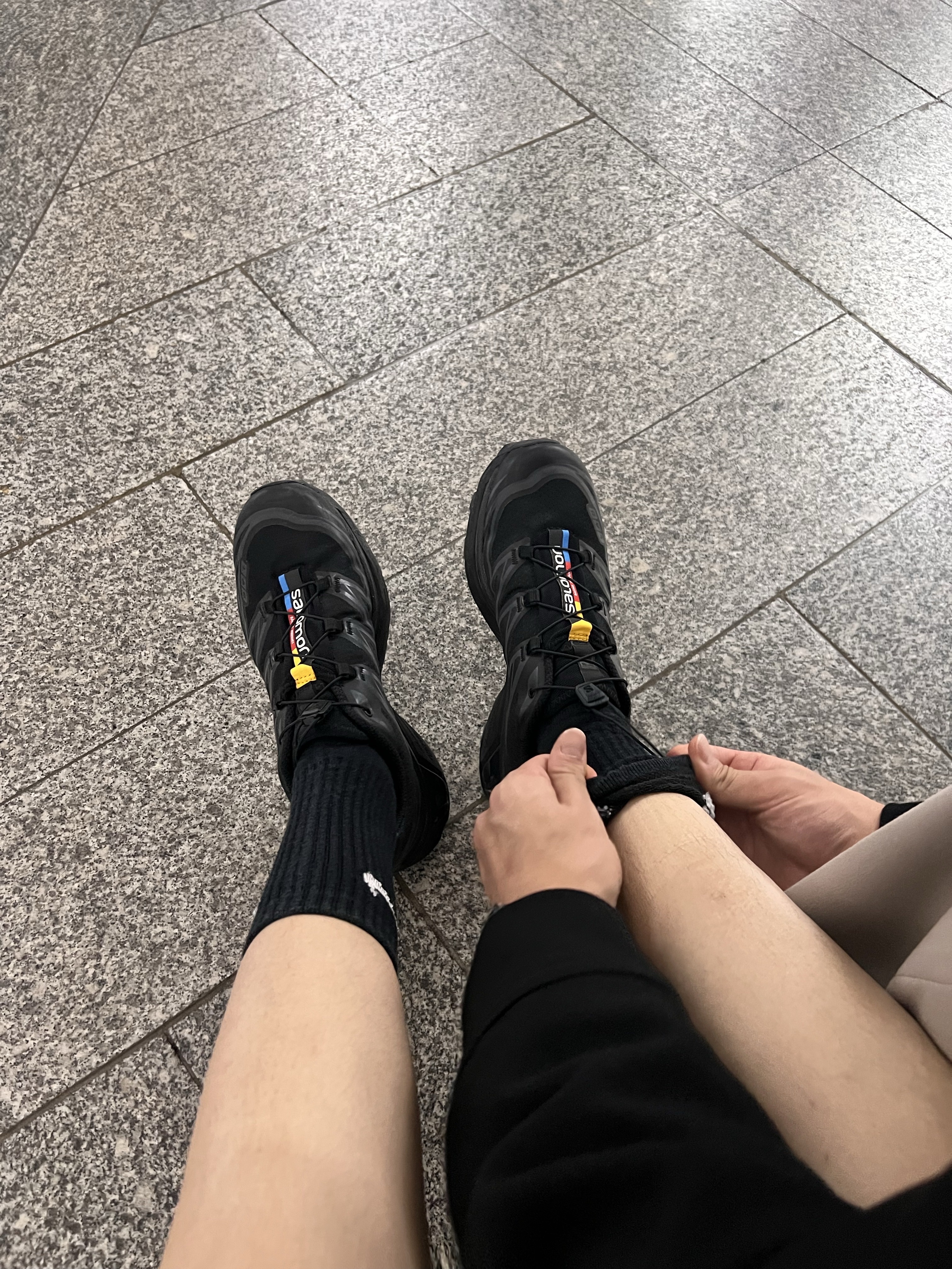 Salomon XT-6 ADV Black 착용 스타일 - 3
