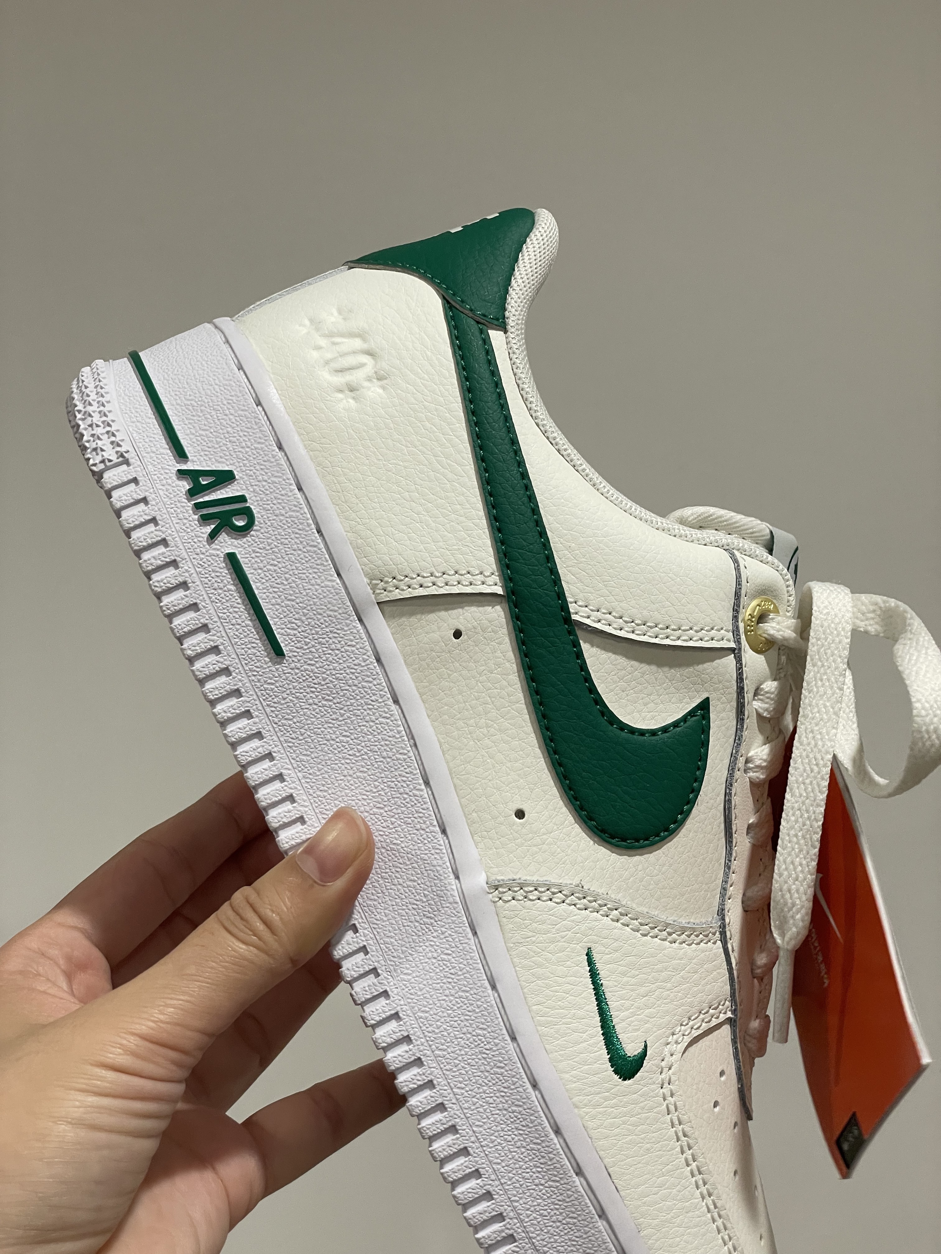 Nike Air Force 1 '07 LV8 40th Anniversary Join Forces Sail Malachite 착용 스타일 - 1