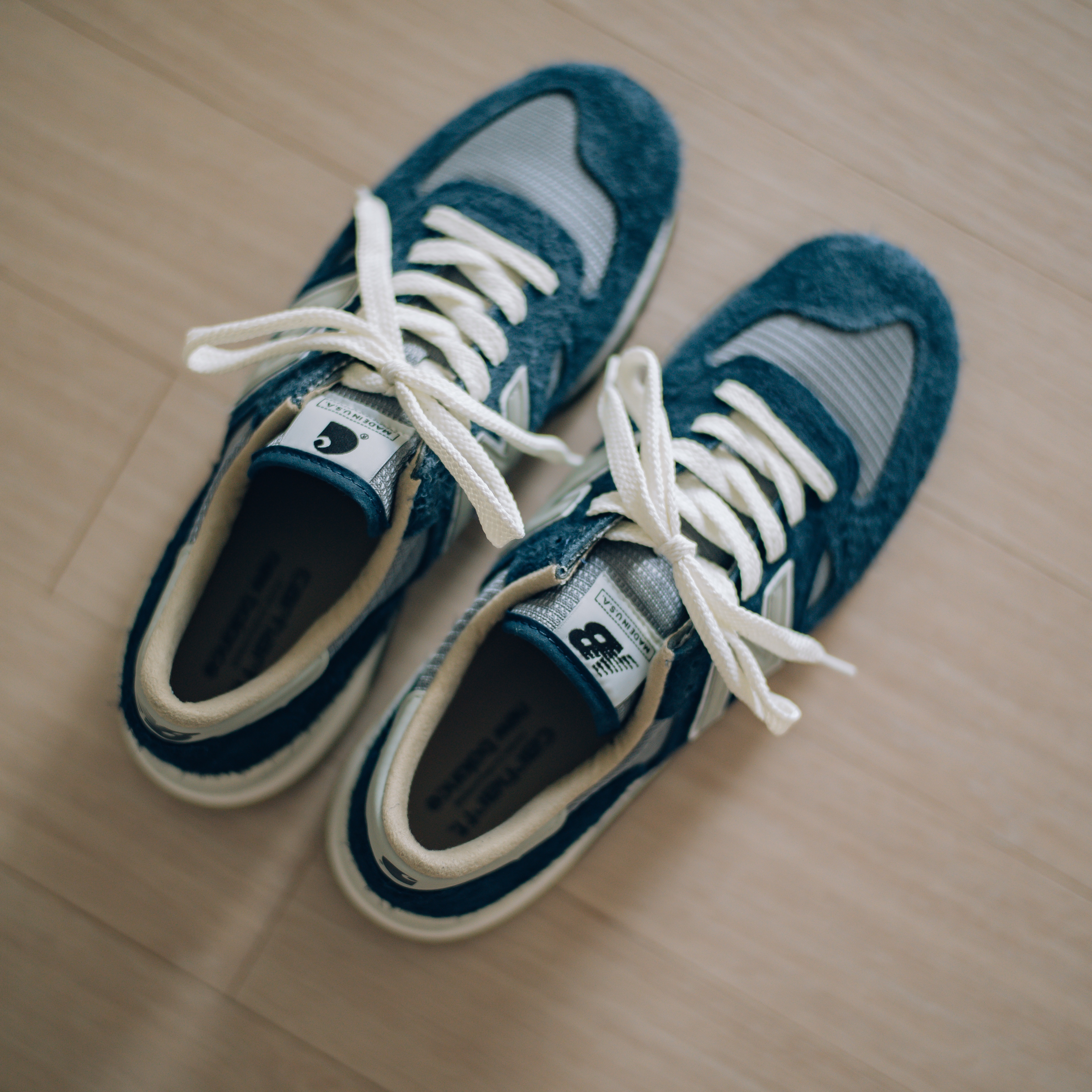 New Balance x Carhartt WIP 990v1 Made in USA Sculpture Center 착용 스타일 - 2