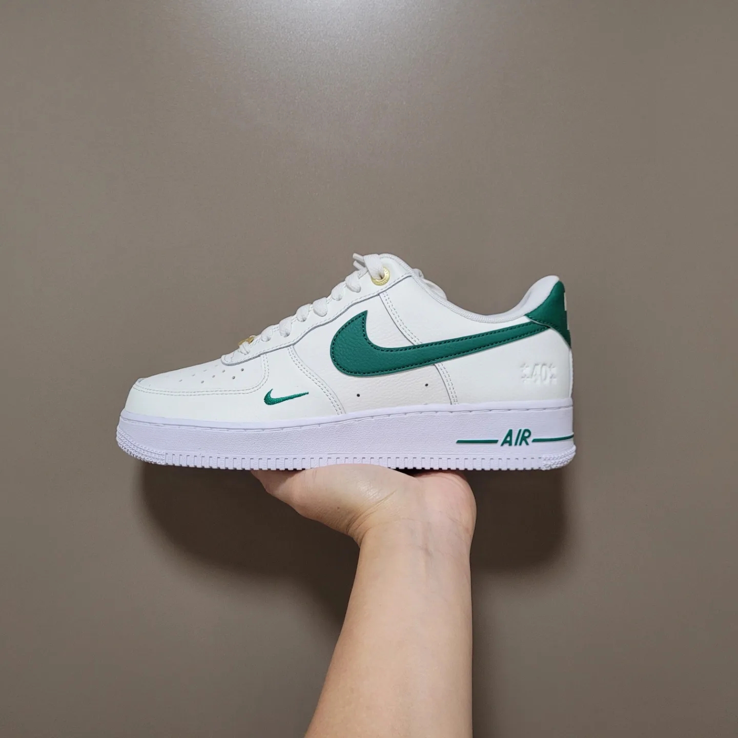 Nike Air Force 1 '07 LV8 40th Anniversary Join Forces Sail Malachite 착용 스타일 - 1