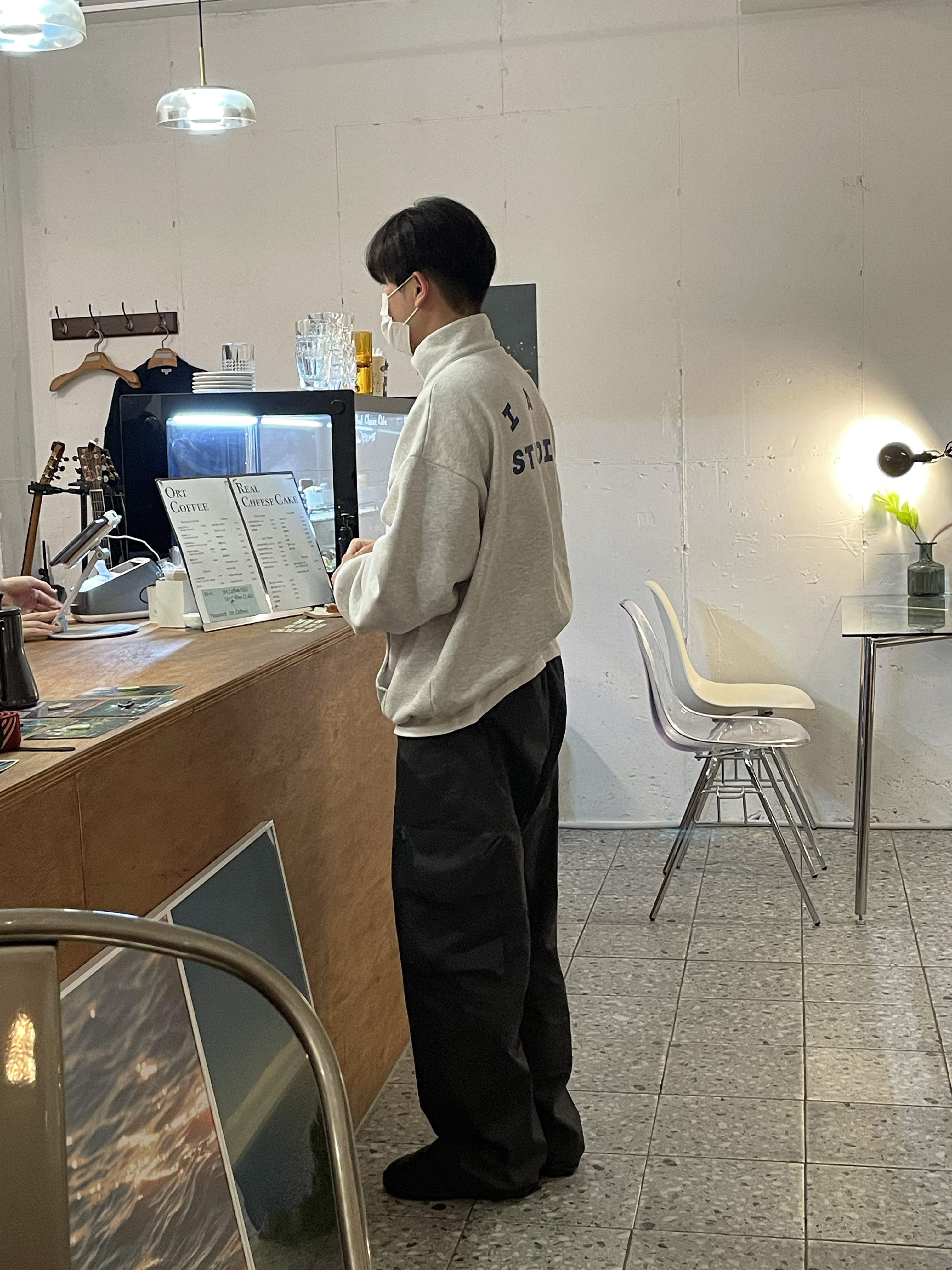 IAB Studio Half Zip Pullover Light Gray 착용 스타일 - 2
