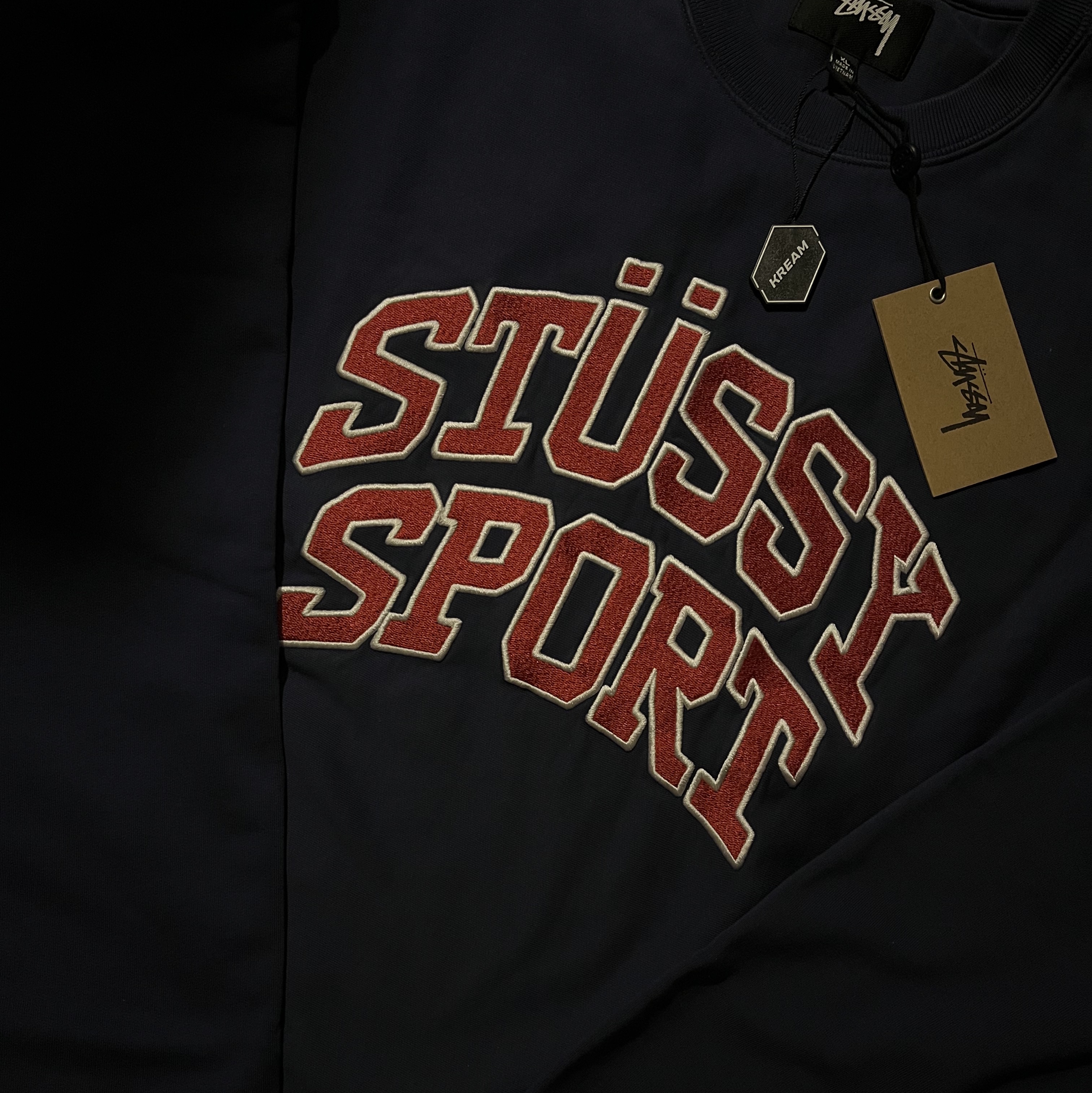Stussy Relaxed Oversized Crew Navy 착용 스타일