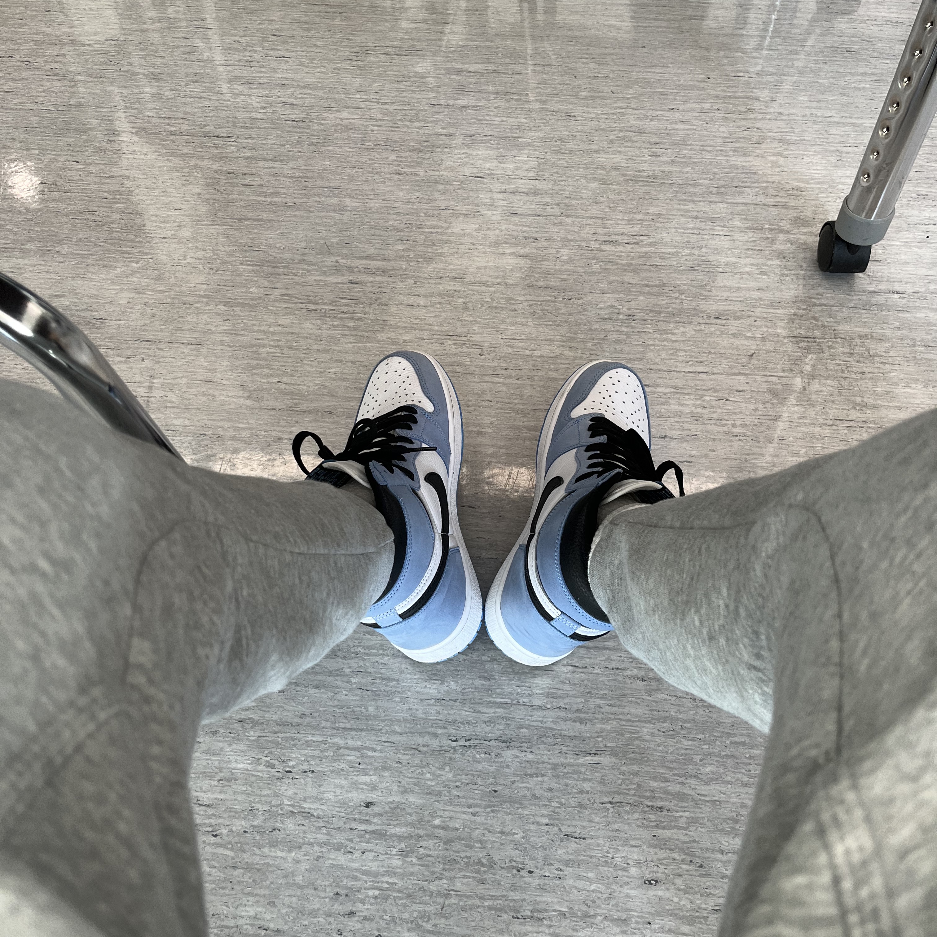 Jordan 1 Retro High OG University Blue 착용 스타일