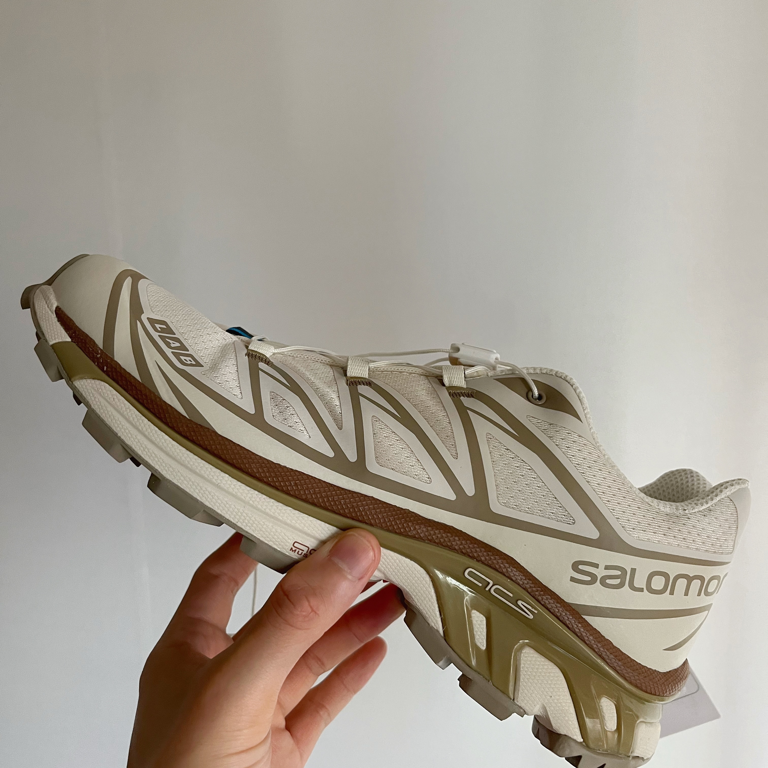 Salomon XT-6 Turtledove 착용 스타일 - 1