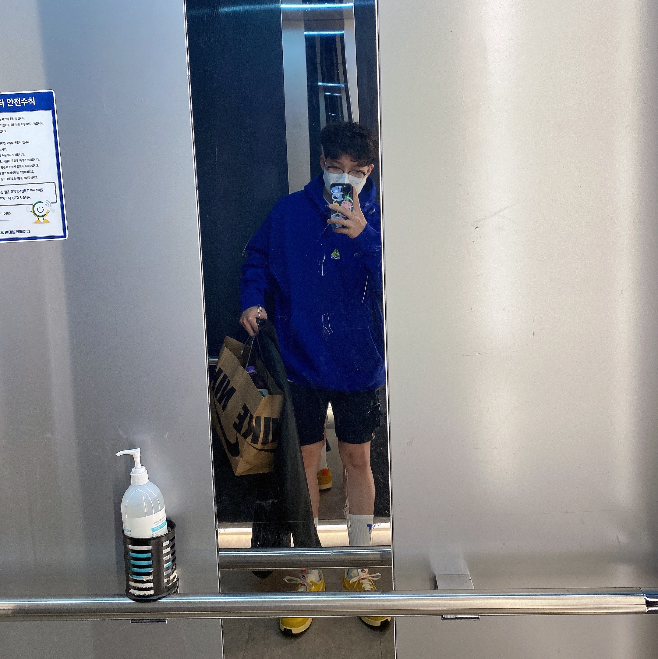 Barbour Bristol Wax Jacket Navy, Nike x Tom Sachs General Purpose Shoe Archive 착용 스타일 - 4