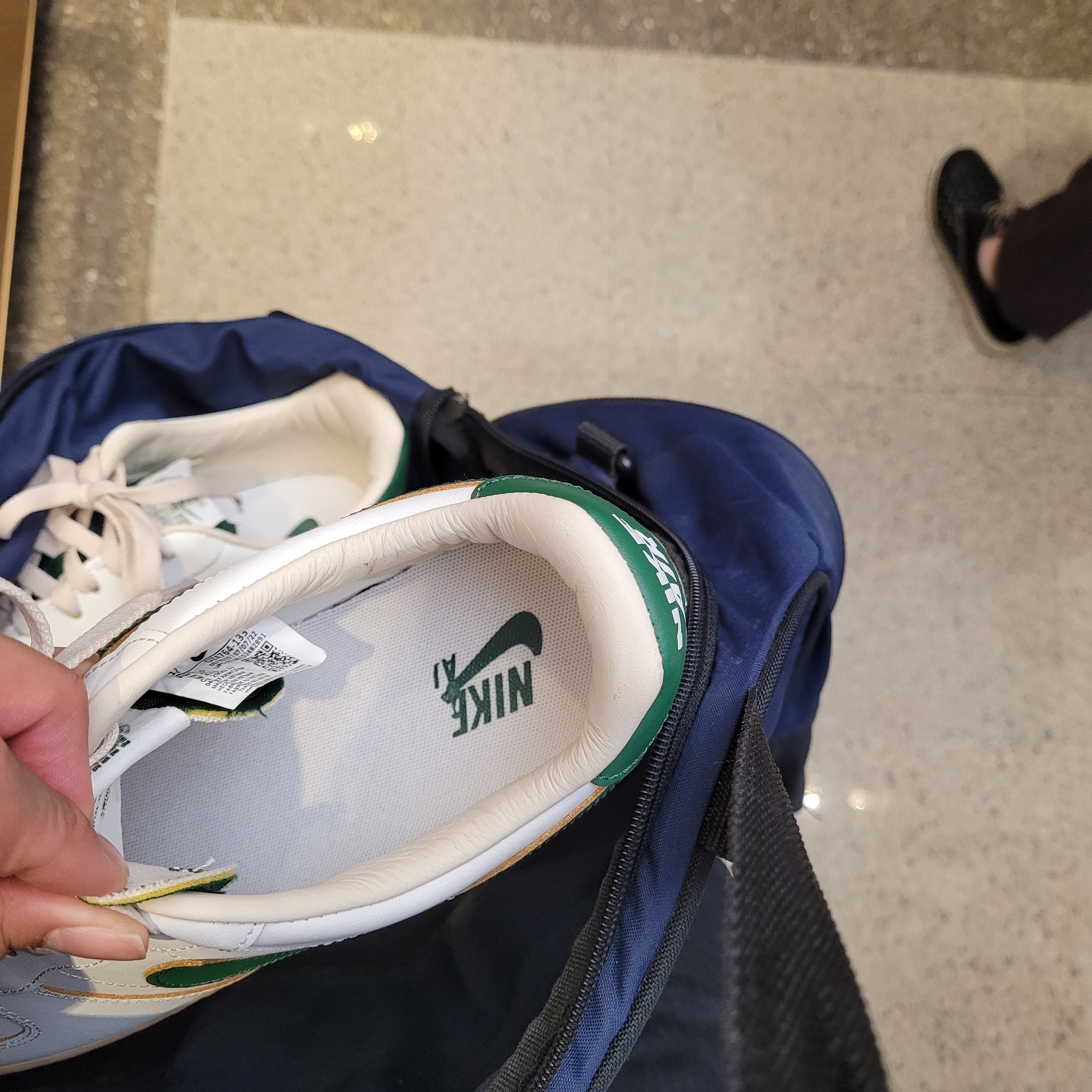 (W) Nike Air Force 1 Low Gorge Green 착용 스타일 - 2