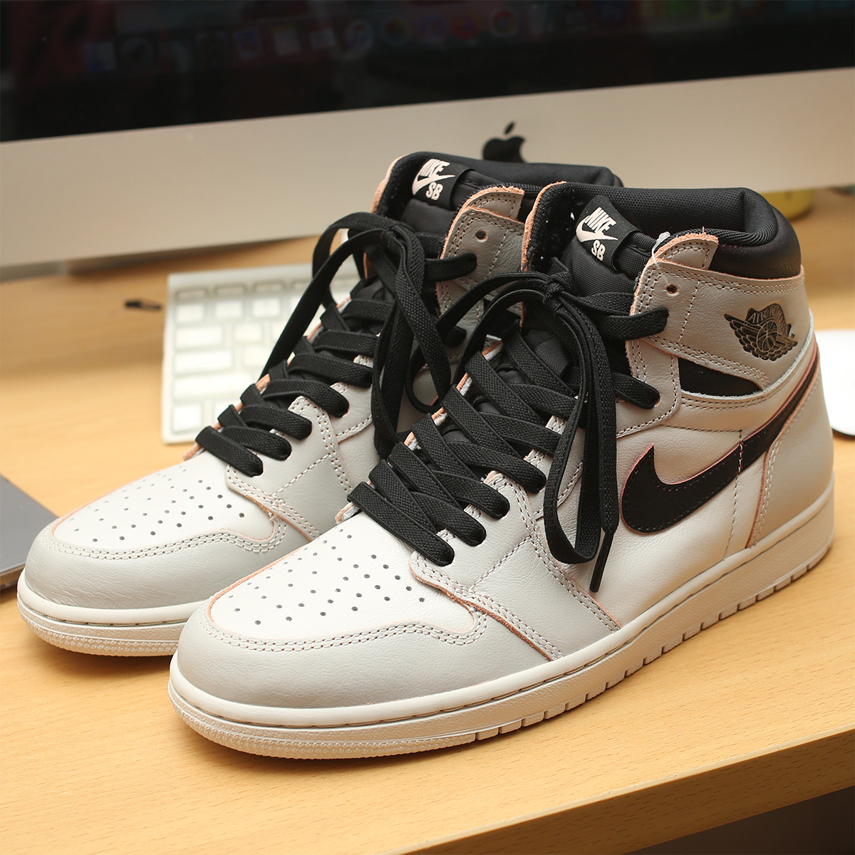Jordan 1 Retro High OG Defiant SB NYC to Paris 착용 스타일 - 5