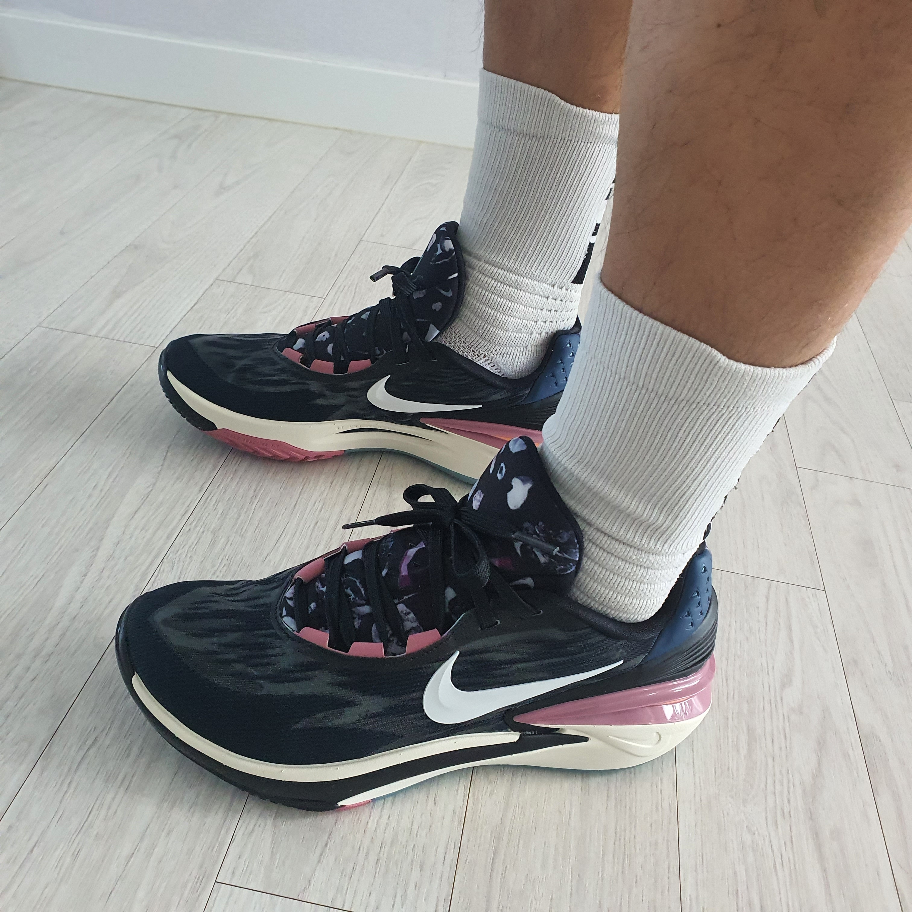 Nike Air Zoom GT Cut 2 Black Desert Berry 착용 스타일