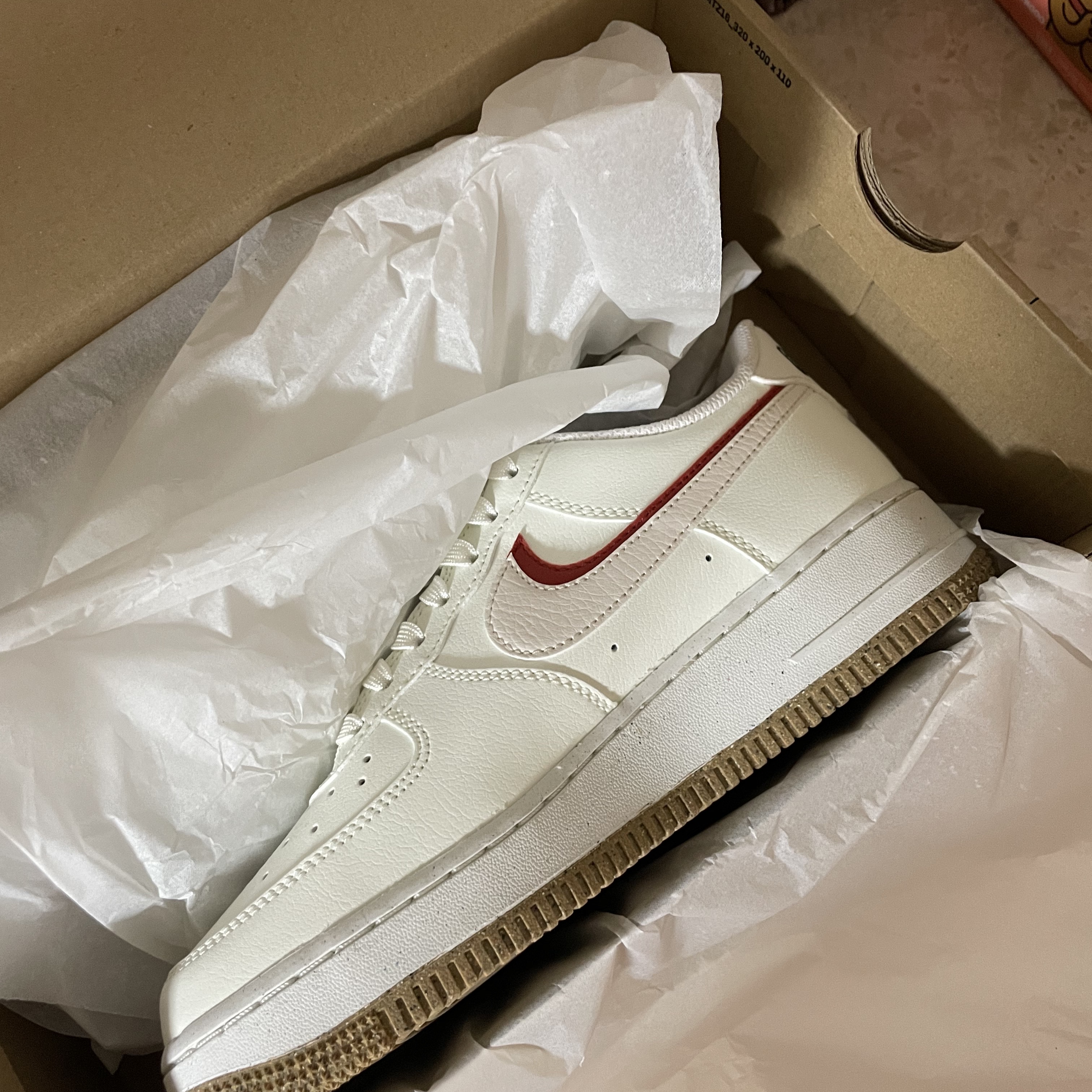 (W) Nike Air Force 1 '07 LX Sail Cinnabar 착용 스타일