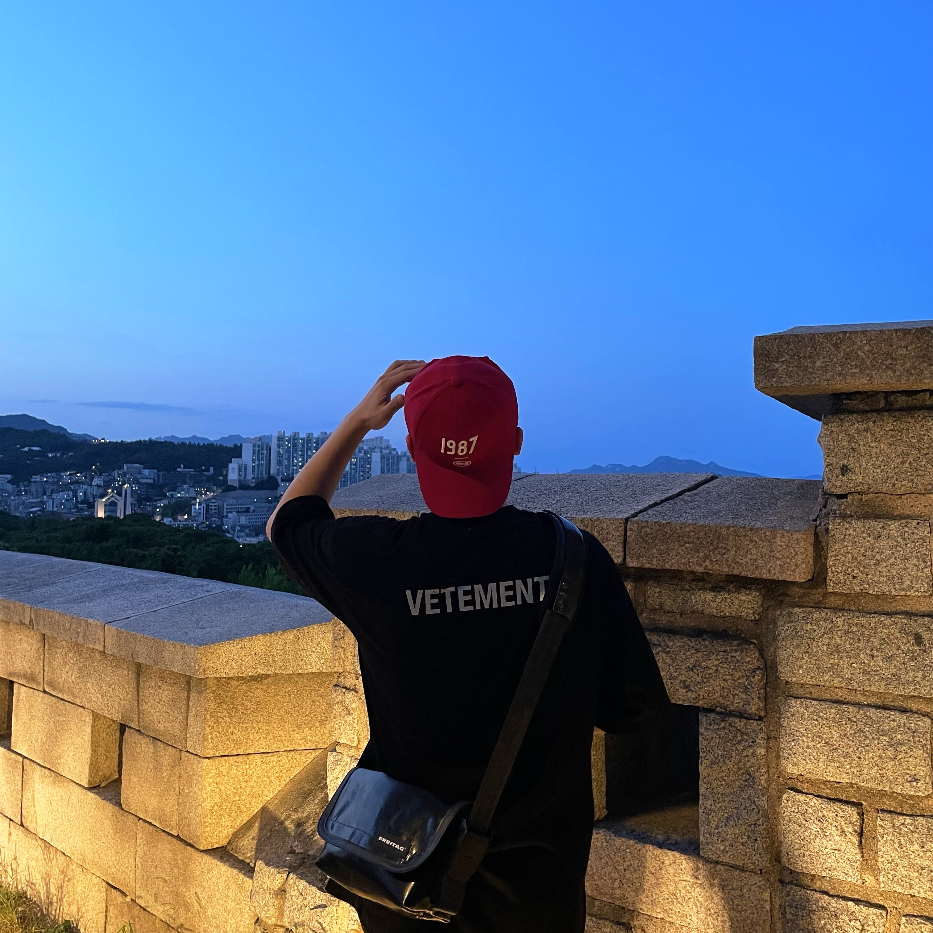 Reebok x Vetements Sock Pump High Top Black 착용 스타일