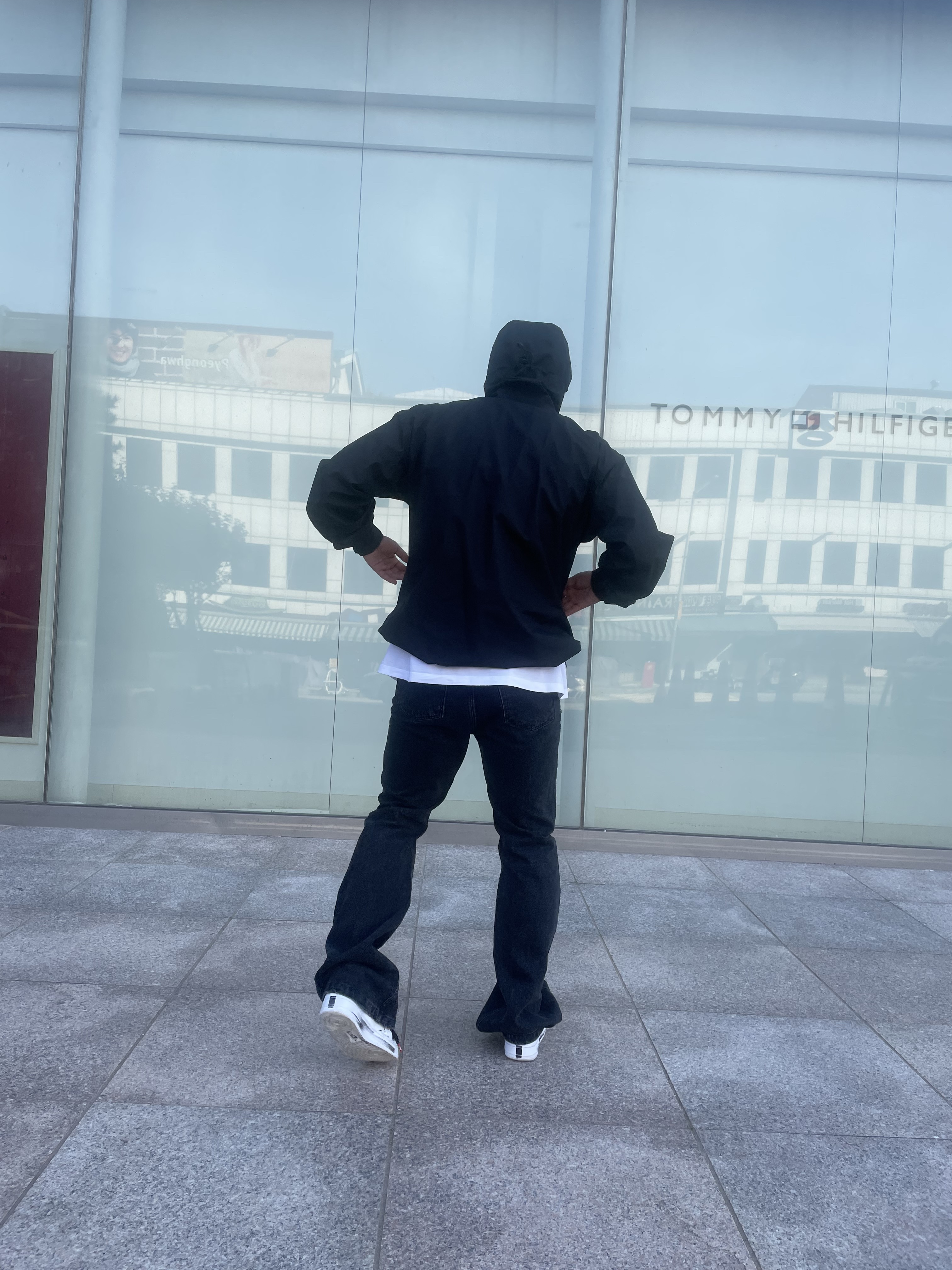 Arc'teryx Beta Jacket Black, Nike x Peaceminusone Air Force 1 Low Para-Noise 2.0 착용 스타일 - 3