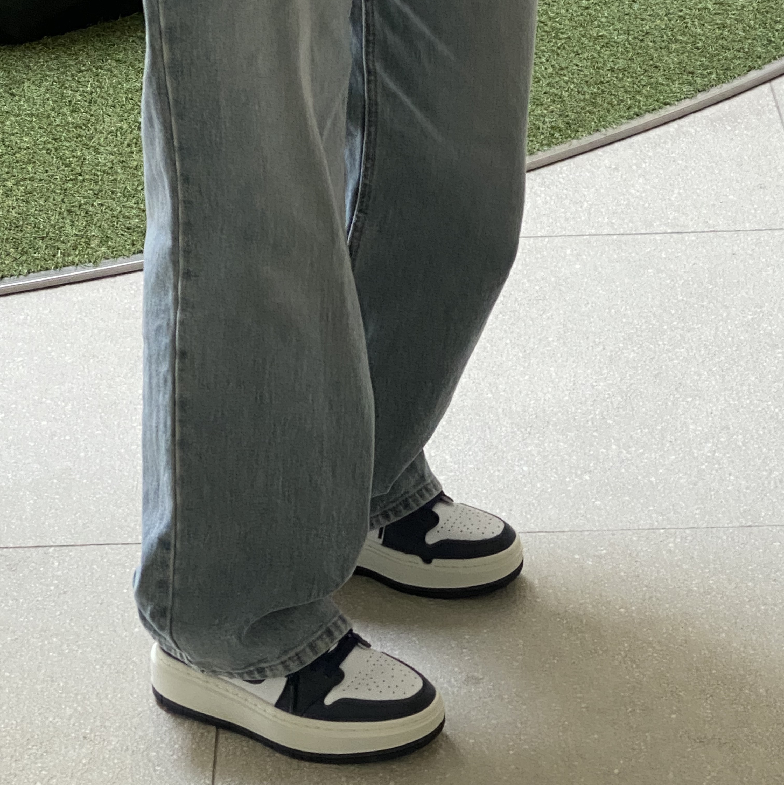 (W) Jordan 1 Elevate Low Midnight Navy 착용 스타일 - 2