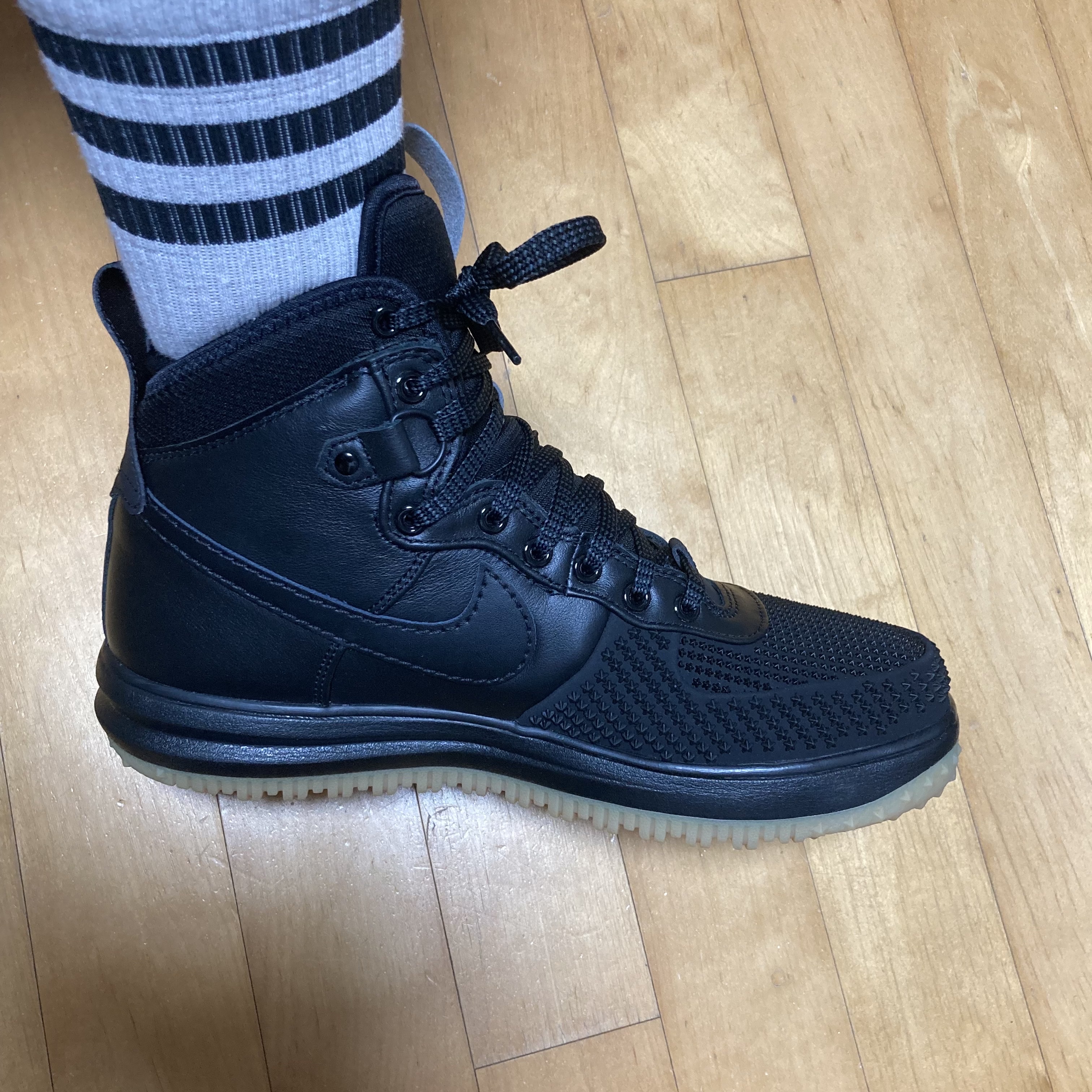 Nike Lunar Force 1 Duckboot Black Gum 착용 스타일 - 1