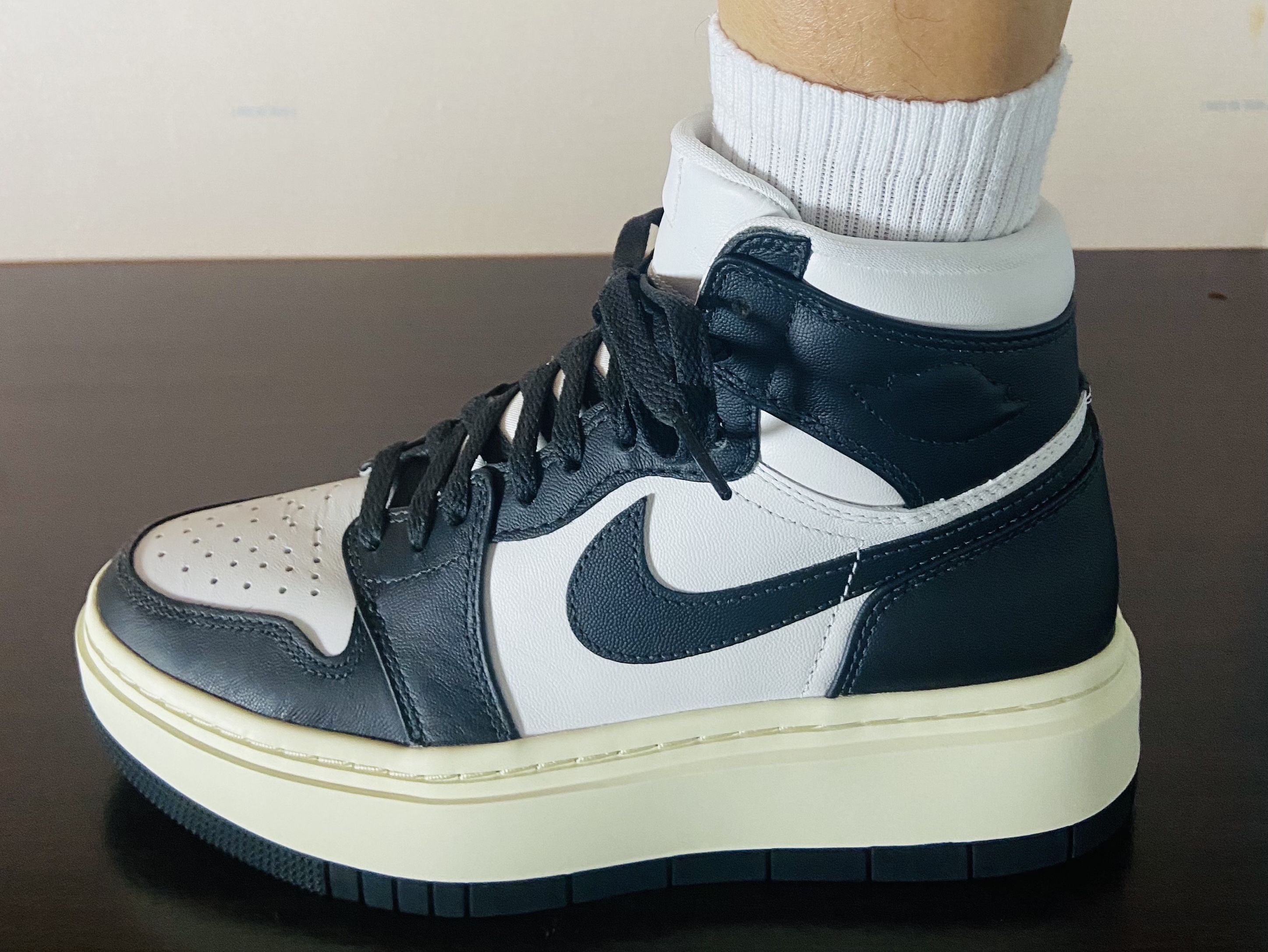 (W) Jordan 1 Elevate High Dark Ash 착용 스타일
