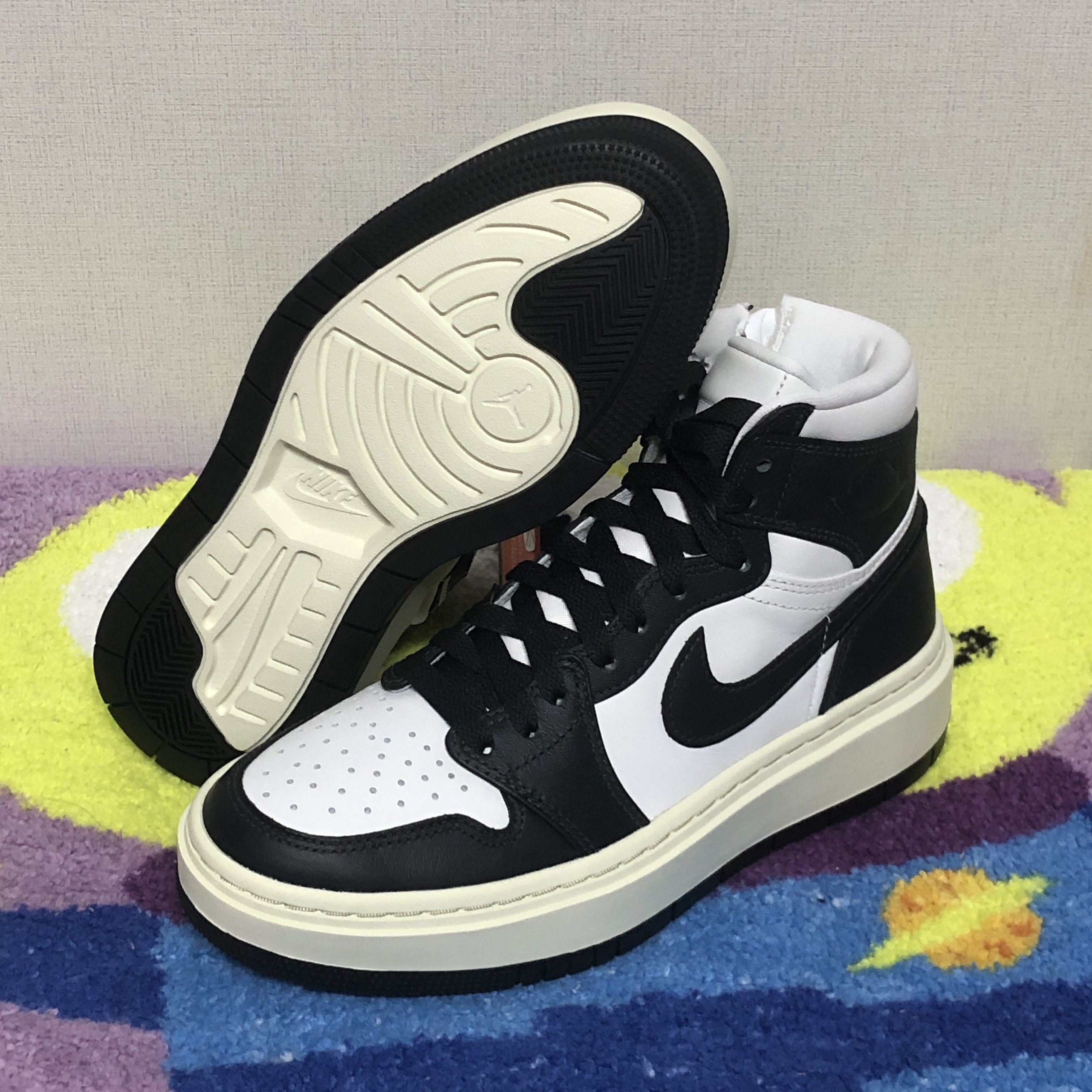 (W) Jordan 1 Elevate High Dark Ash 착용 스타일 - 4