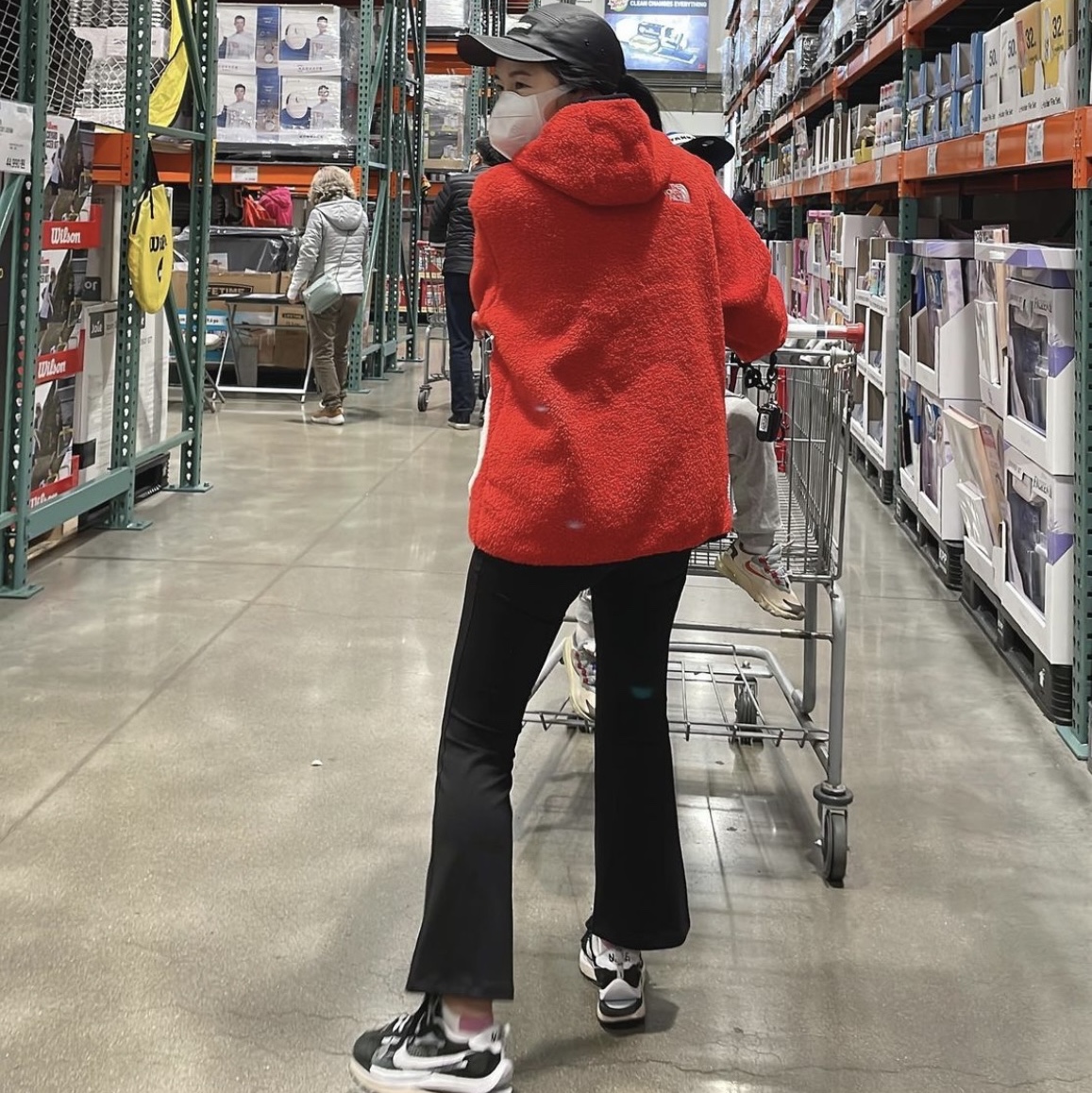 Supreme x The North Face S Logo Hooded Fleece Jacket Red - 20FW, Supreme Leather Camp Cap Black - 21SS 착용 스타일 - 2