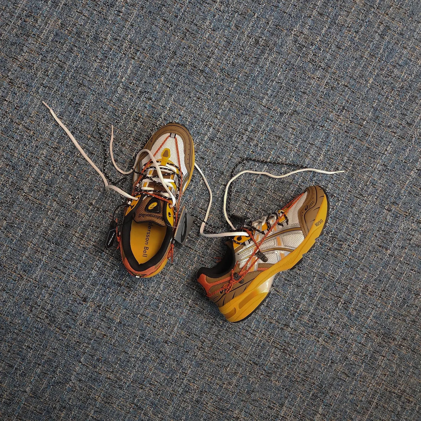Asics x Andersson Bell Gel-1090 White Orange 착용 스타일