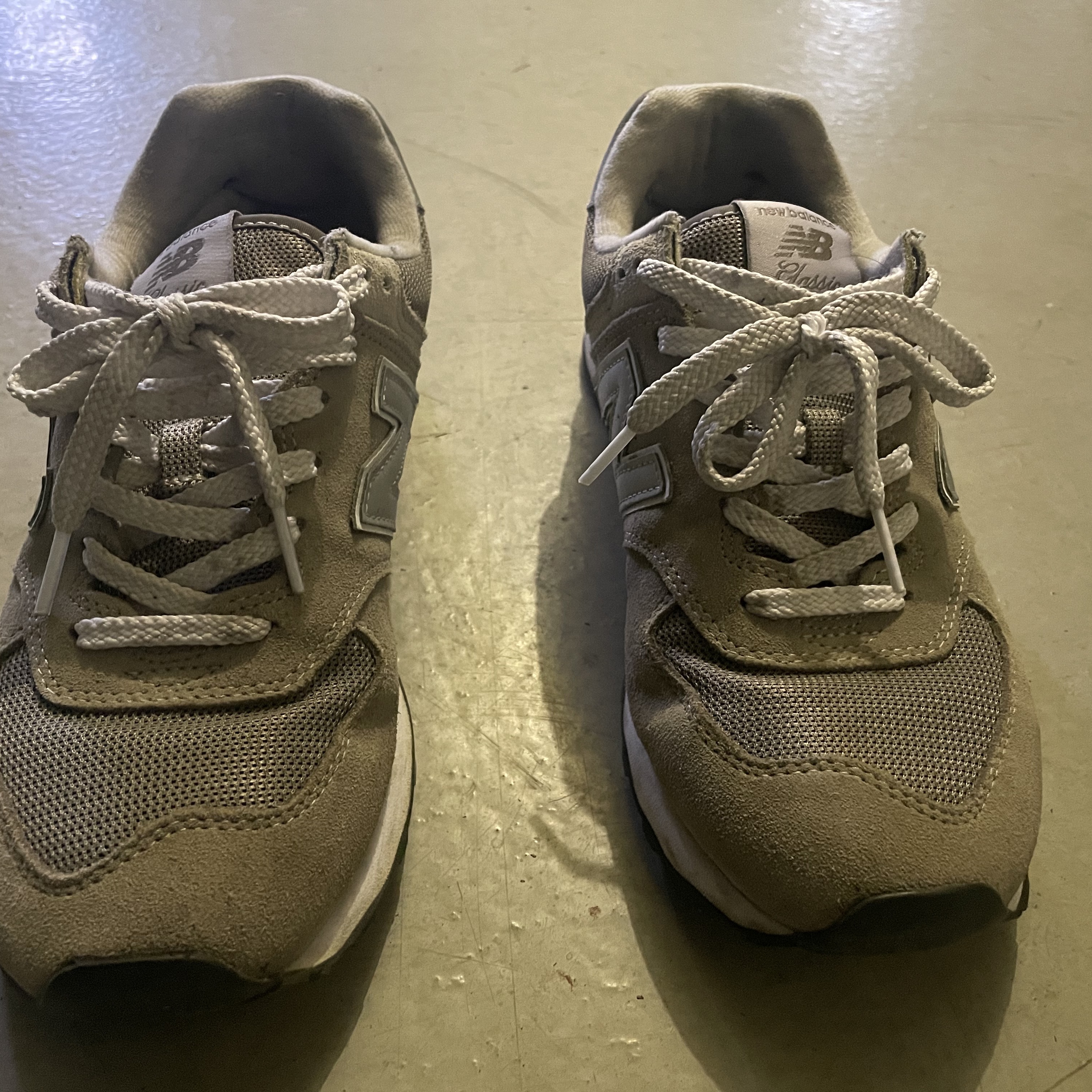 New Balance 574 Grey - D Standard 착용 스타일 - 1