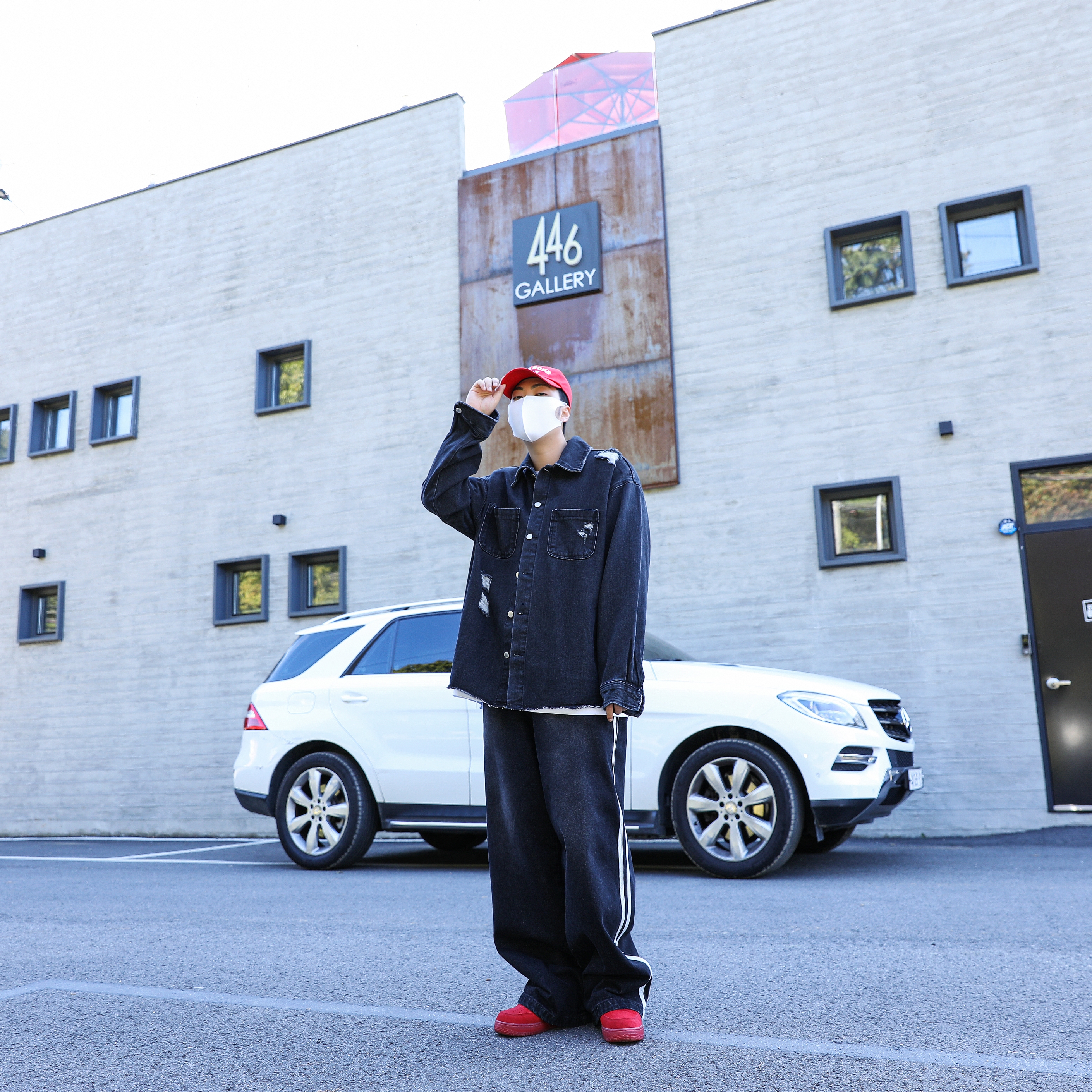 Nike Air Force 1 '07 LV8 Gym Red 착용 스타일 - 2