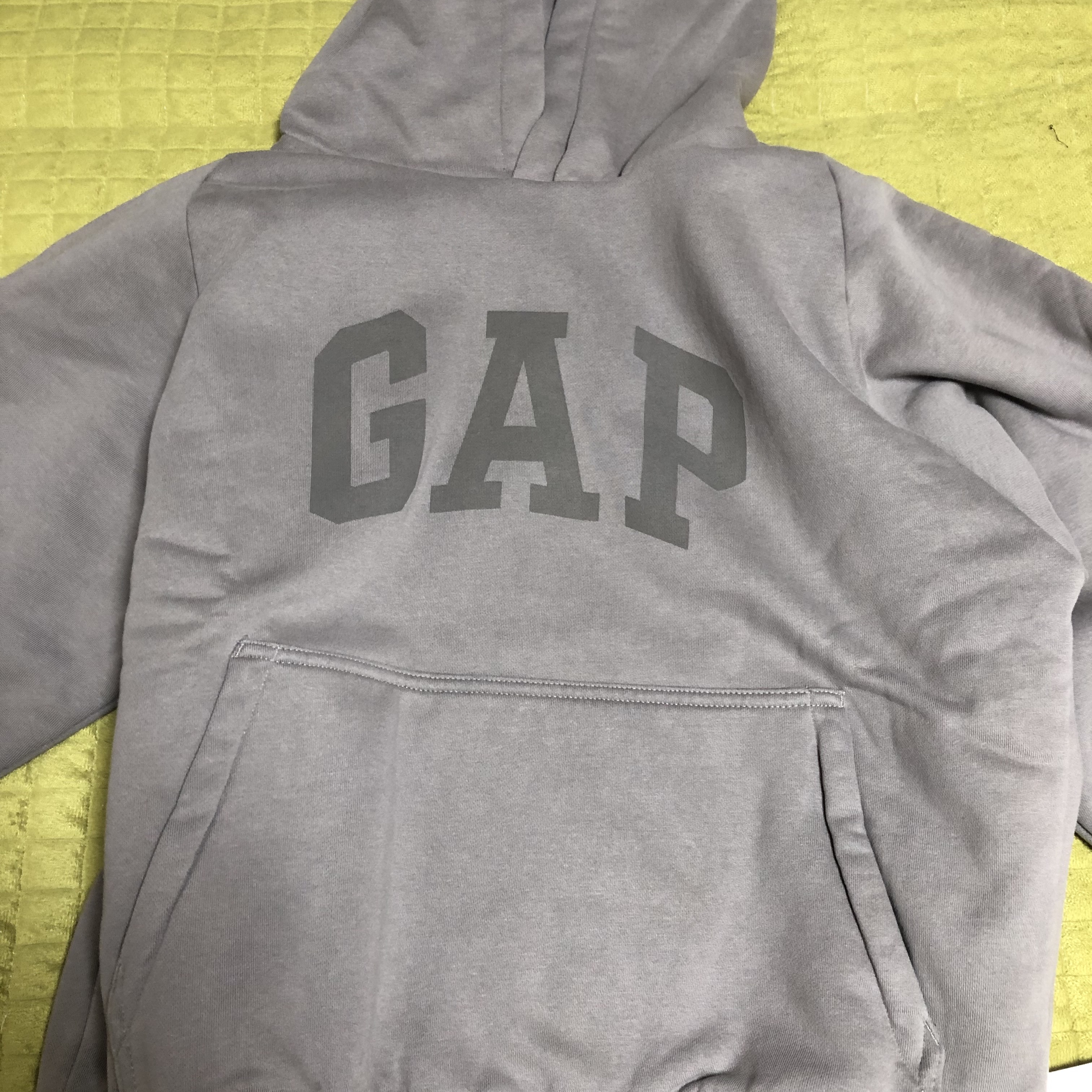 Yeezy Gap Engineered By Balenciaga Dove Shrunken Hoodie Gray 착용 스타일 - 1