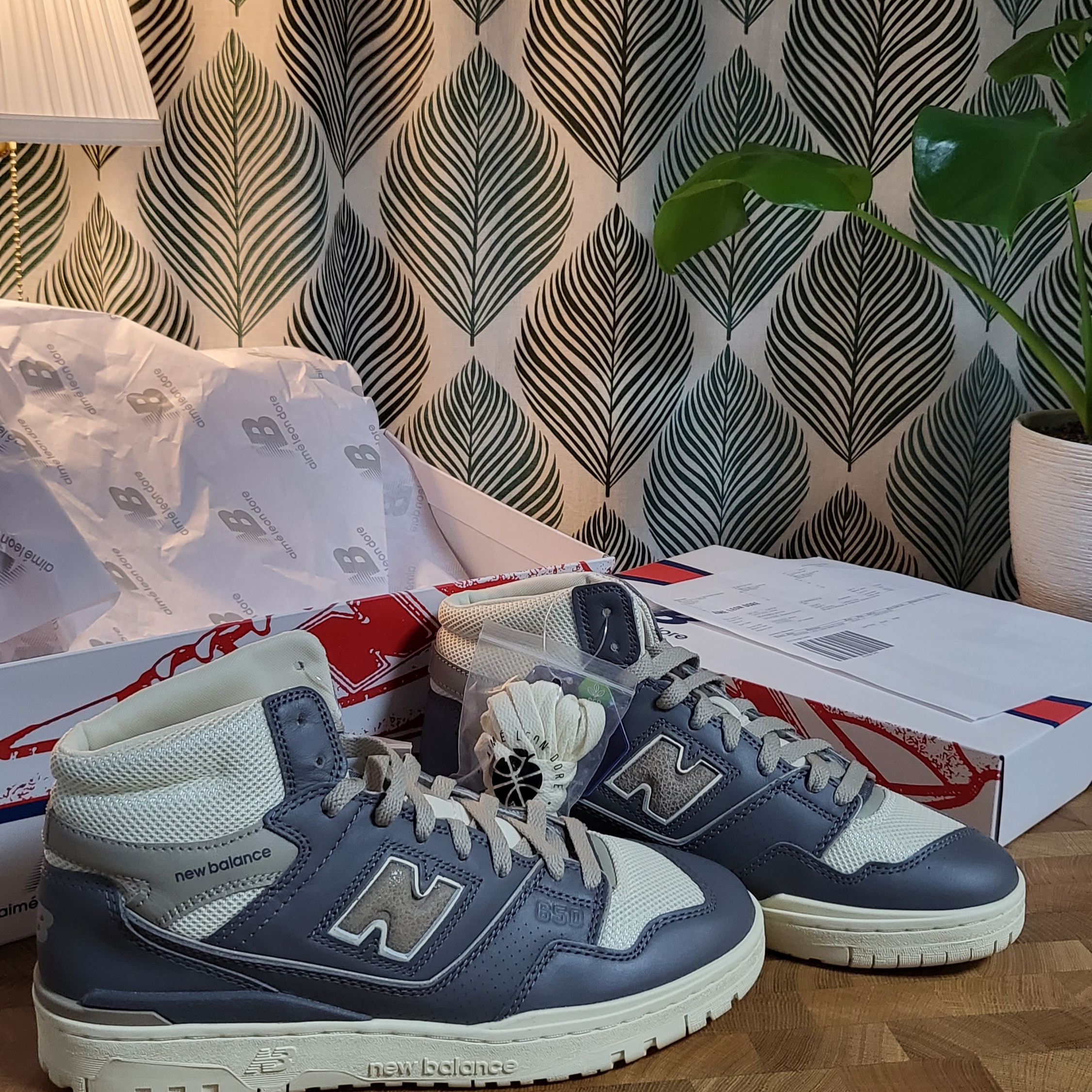 New Balance x Aime Leon Dore 650R Dark Grey 착용 스타일 - 3