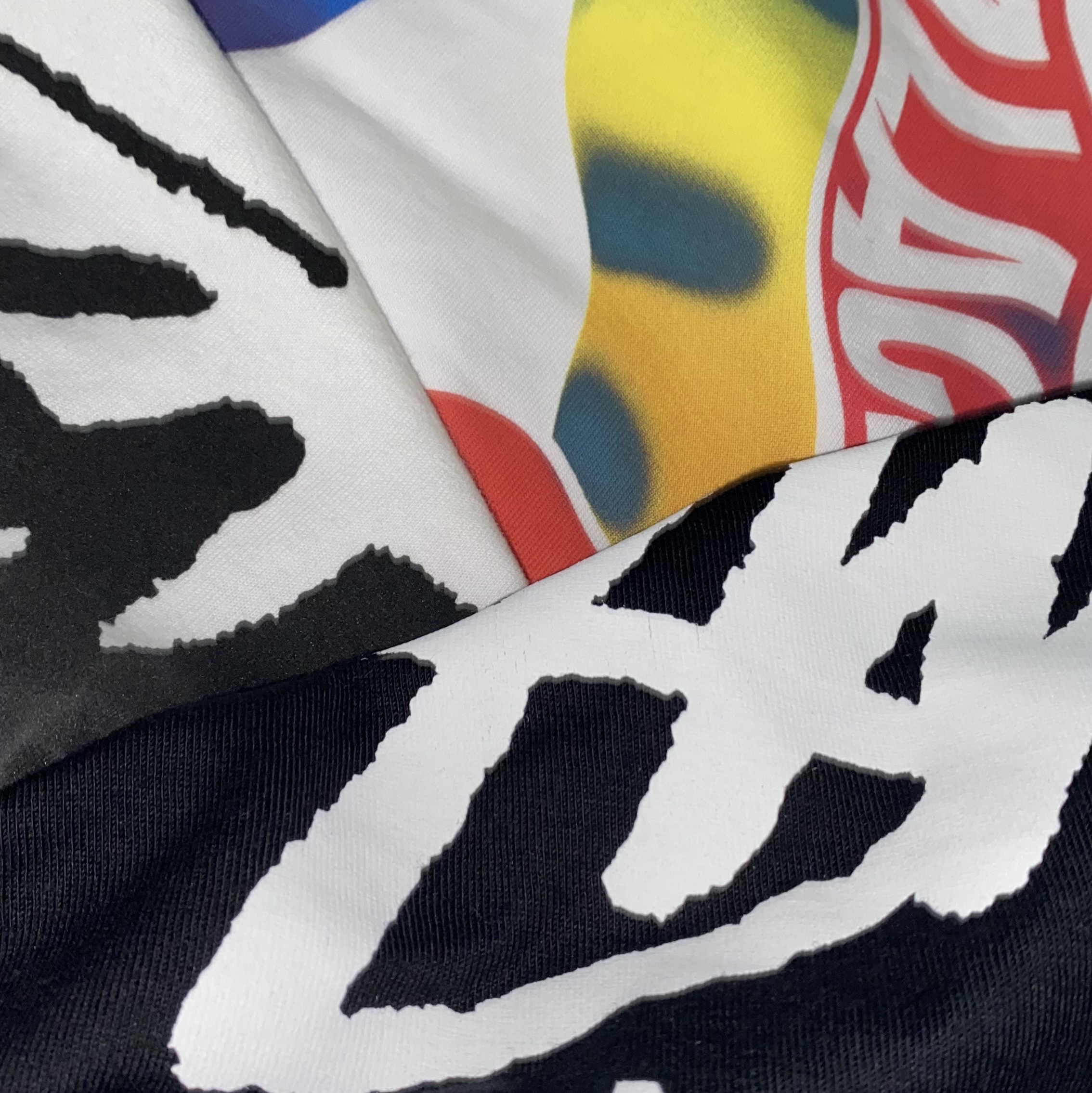 Palace Tri-Visions T-Shirt White - 22SS, Stussy DSM World Tour T-Shirt White 착용 스타일