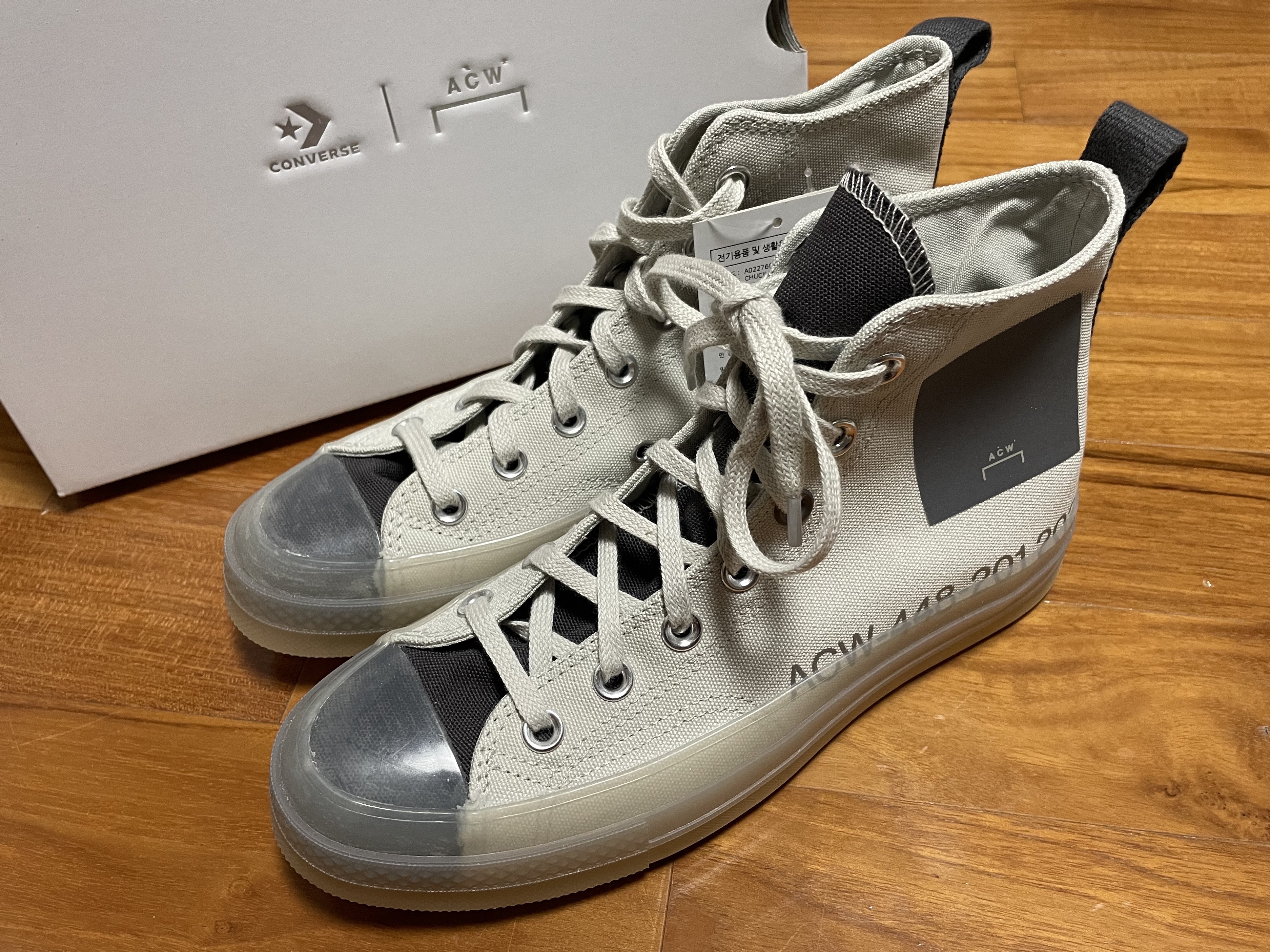 Converse x A-Cold-Wall Chuck 70 Hi Silver Birch 착용 스타일 - 1