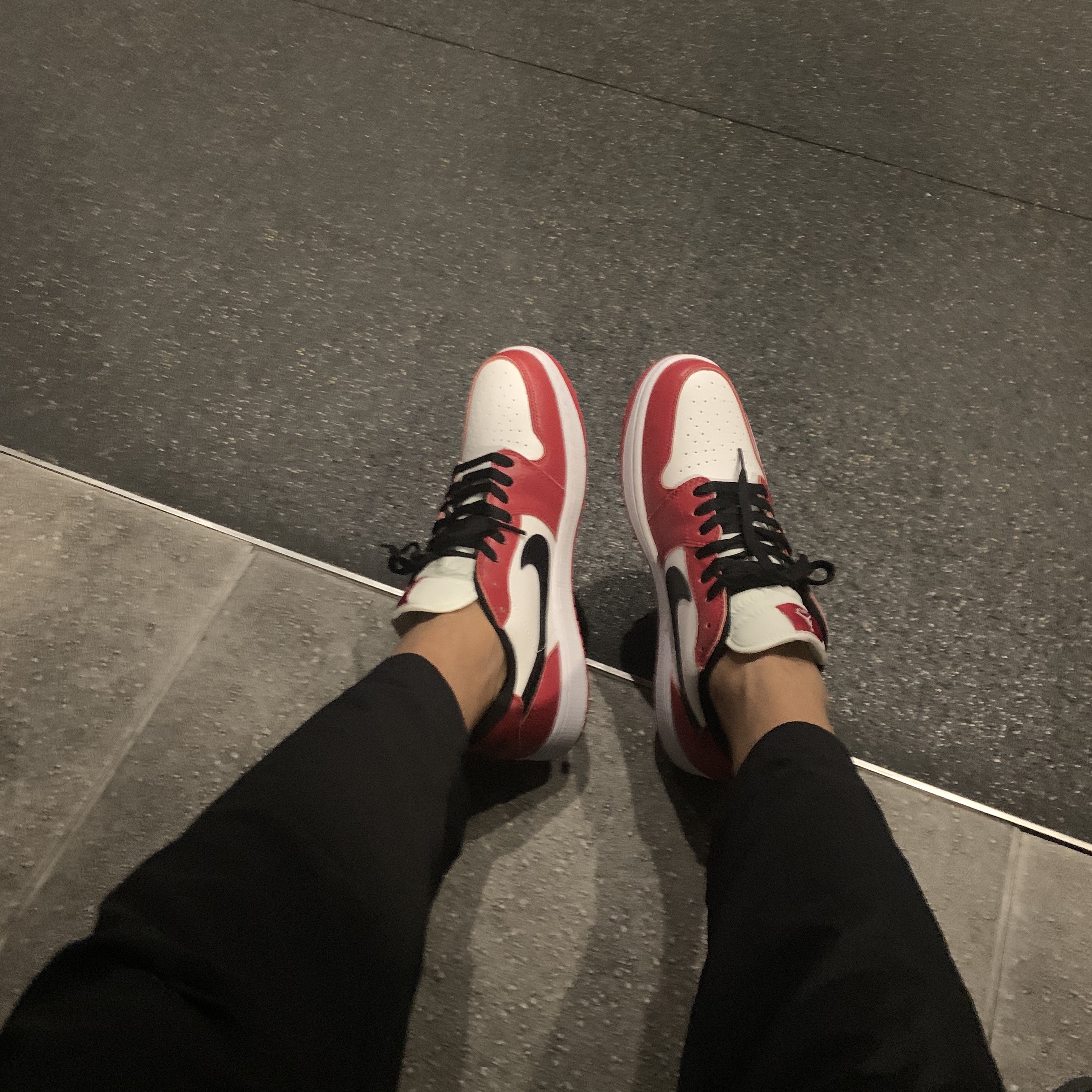 Jordan 1 Low Golf Chicago 착용 스타일 - 1