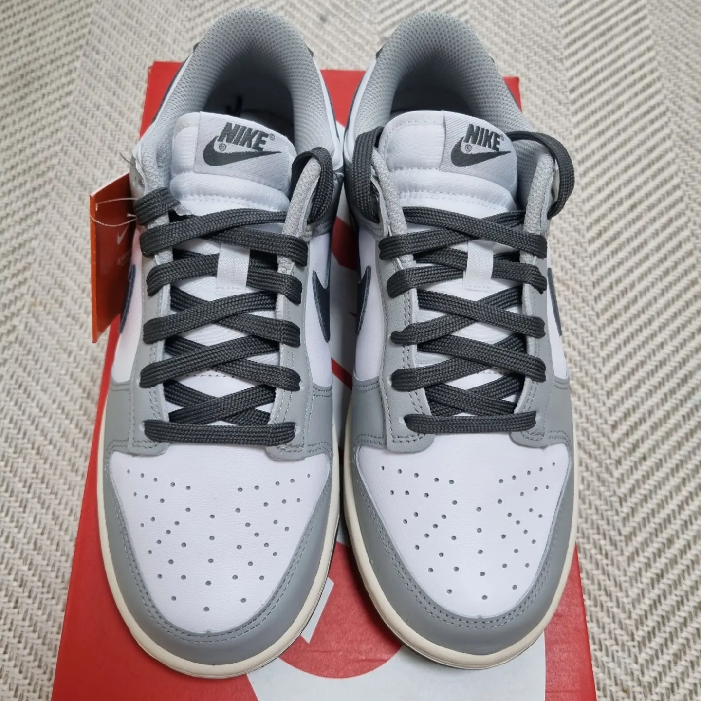 (W) Nike Dunk Low Light Smoke Grey 착용 스타일 - 2