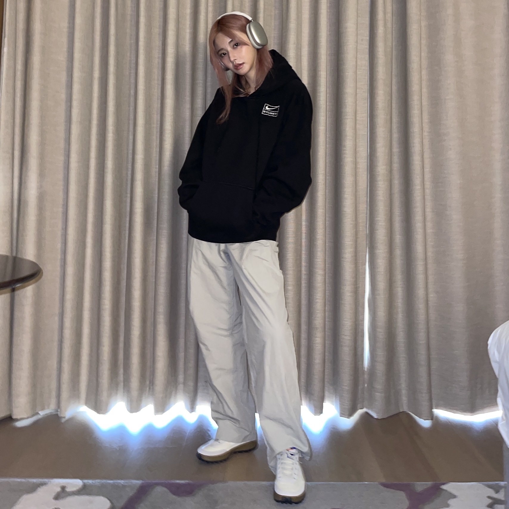 Nike x Tom Sachs General Purpose Shoe Light Cream, Nike x Stussy NRG RA Washed Pullover Hoodie Black (DN4028-010) 착용 스타일 - 1