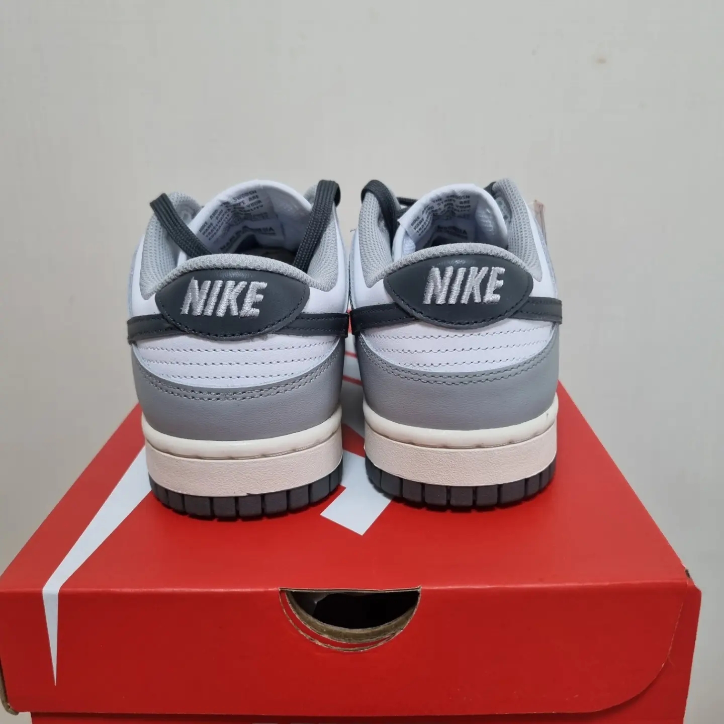 (W) Nike Dunk Low Light Smoke Grey 착용 스타일 - 4