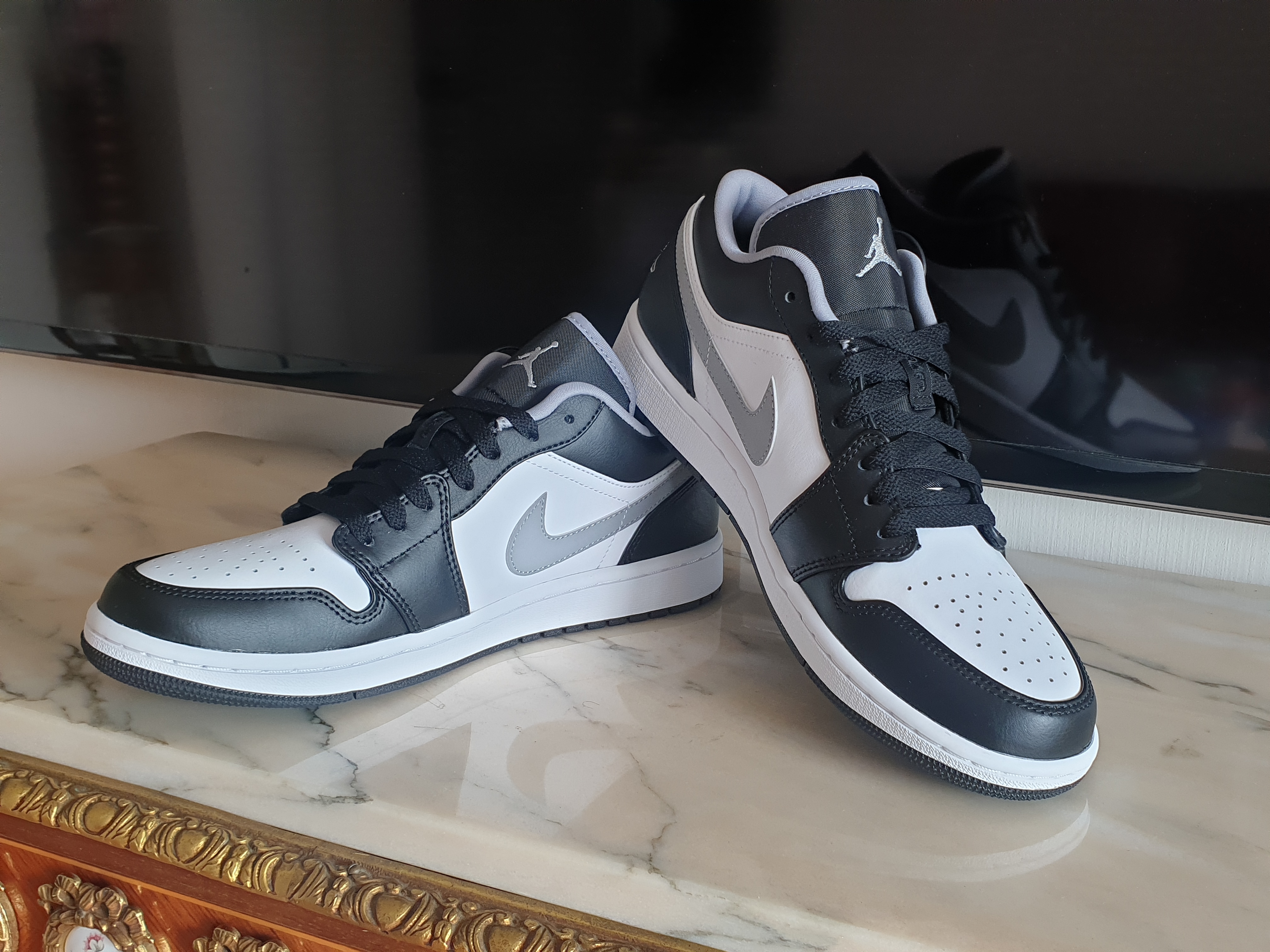 Jordan 1 Low Black Particle Grey 착용 스타일 - 1
