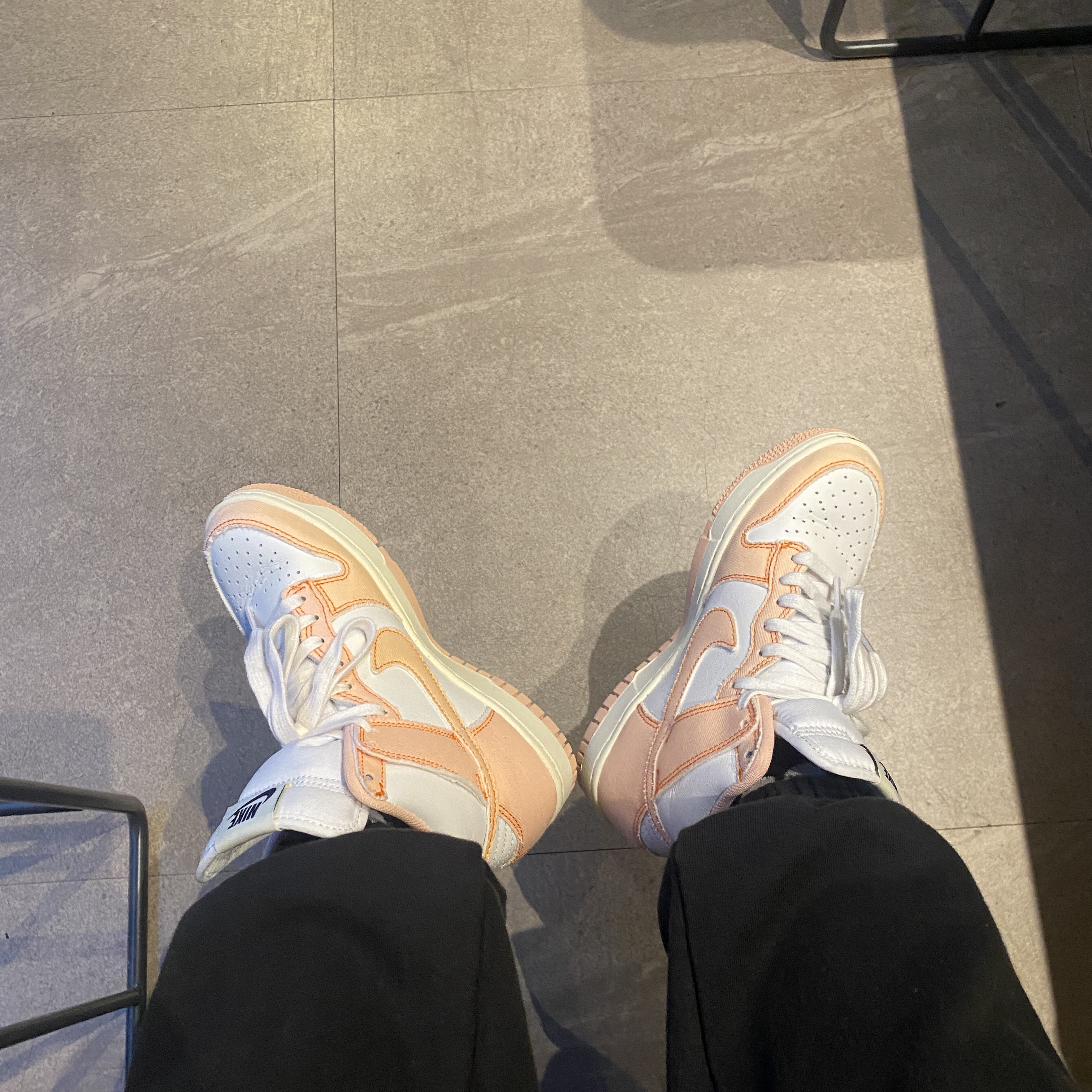 (W) Nike Dunk High 1985 Arctic Orange 착용 스타일 - 1