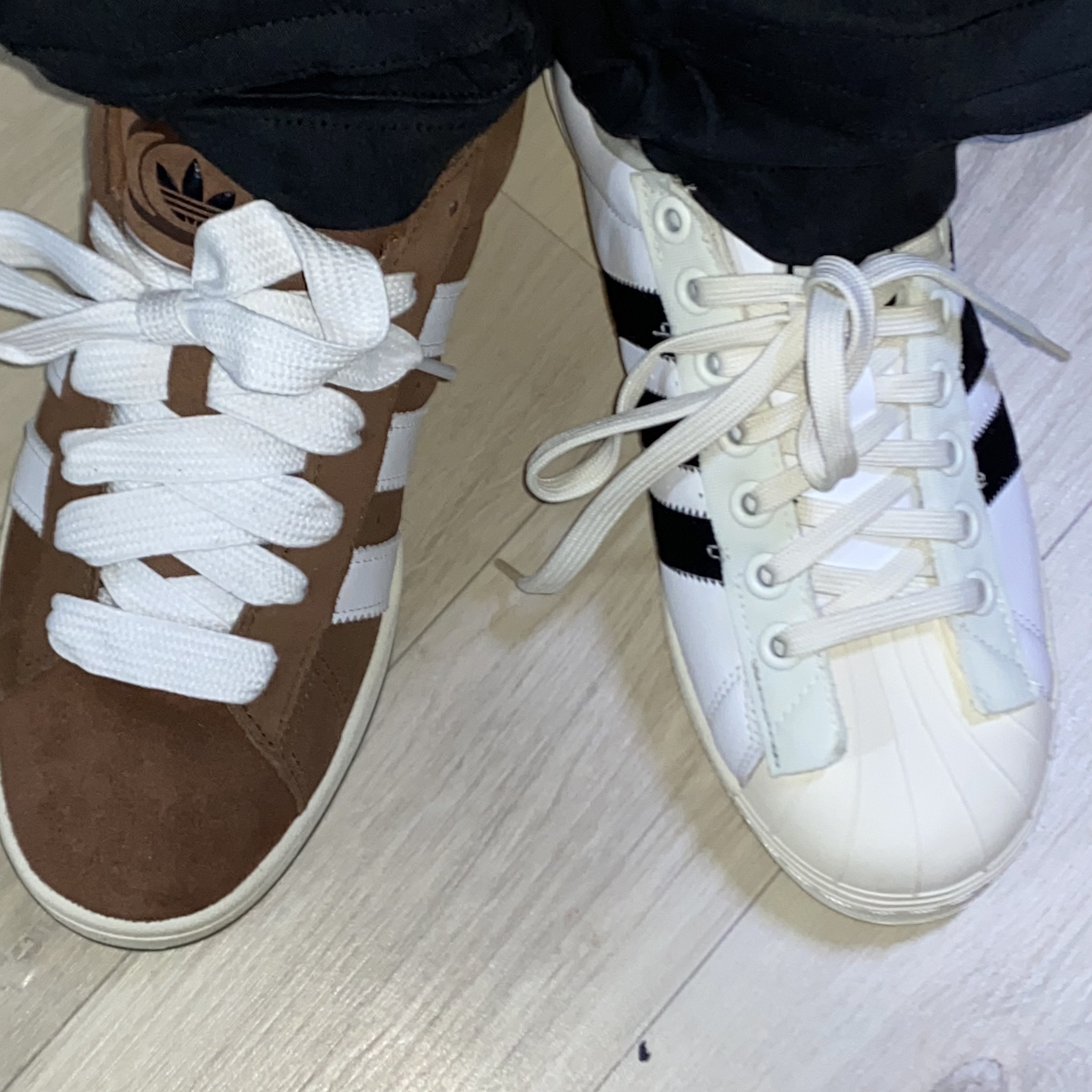 Adidas Campus 00s Bark Cloud White, Adidas x Parley Superstar White 착용 스타일 - 1