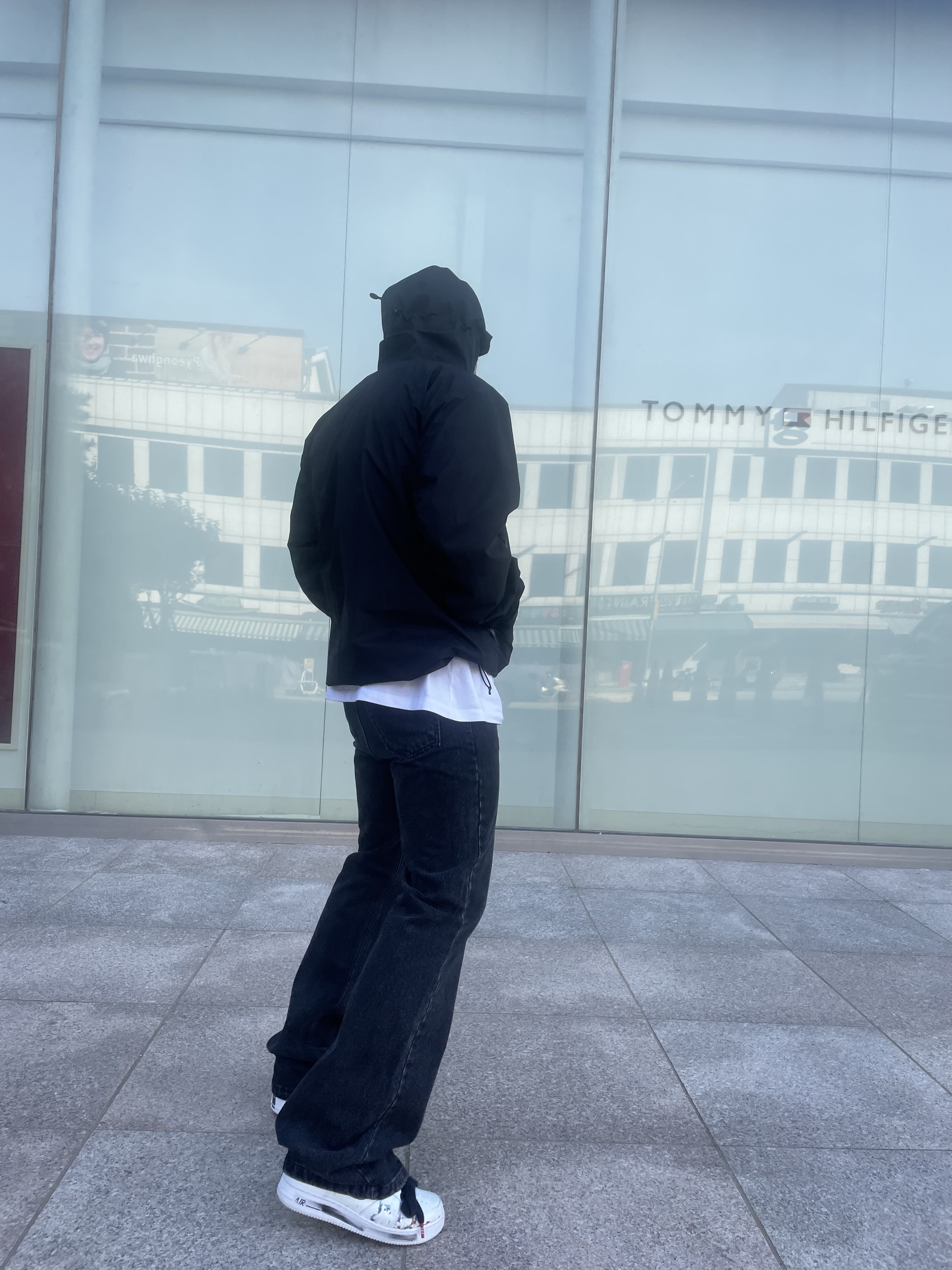 Arc'teryx Beta Jacket Black, Nike x Peaceminusone Air Force 1 Low Para-Noise 2.0 착용 스타일 - 1