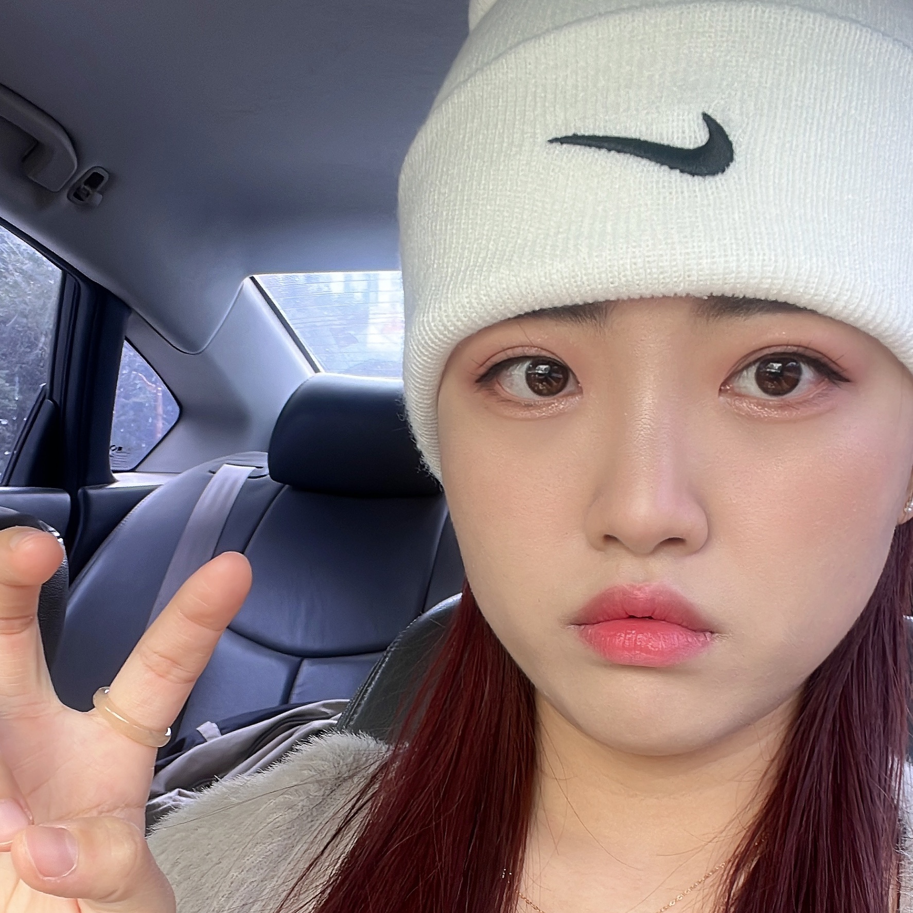Nike x Stussy NRG Cuffed Beanie Summit White 착용 스타일